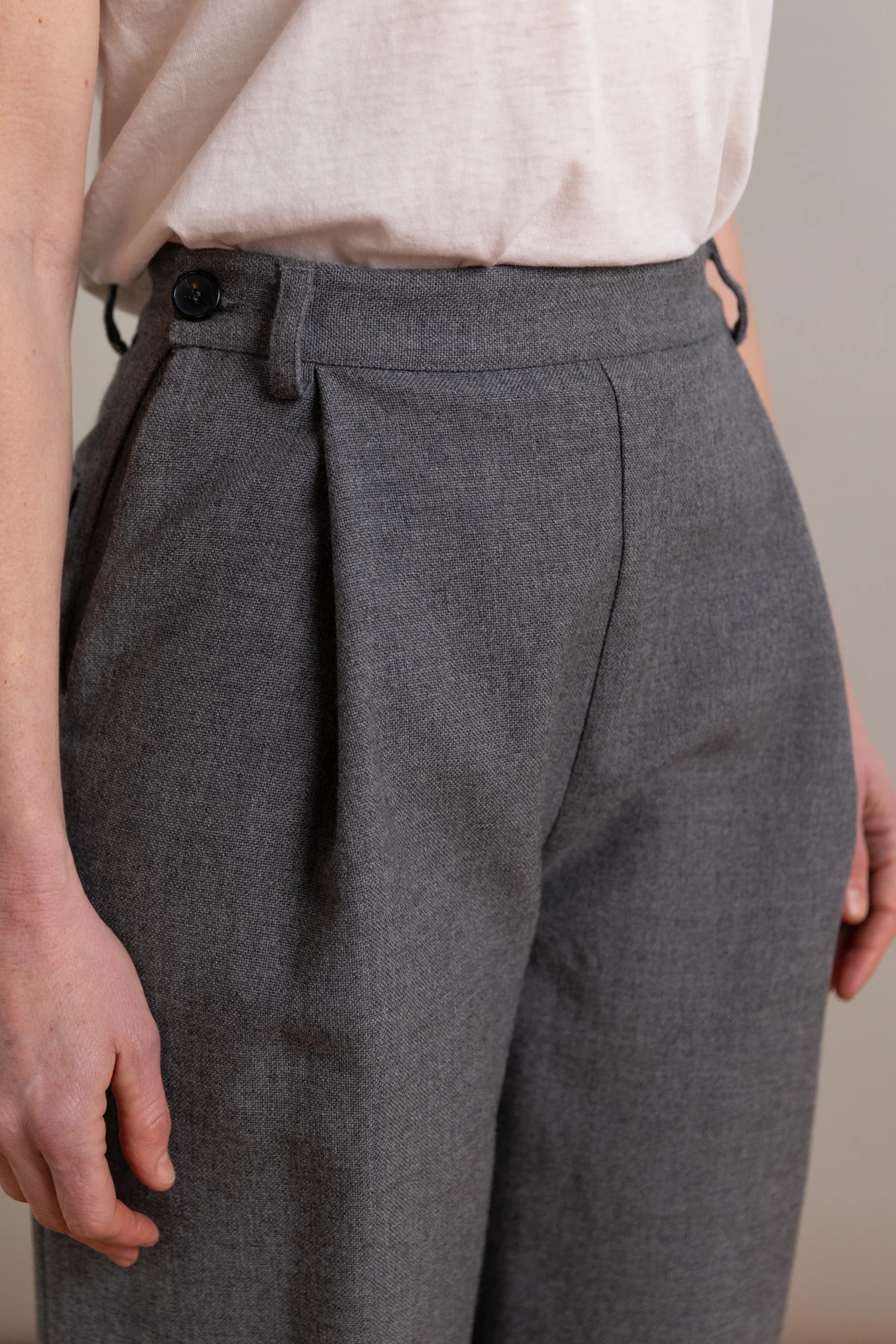 GEORGIA TROUSER IN LIGHT GREY BRITISH WOOL - Image 2