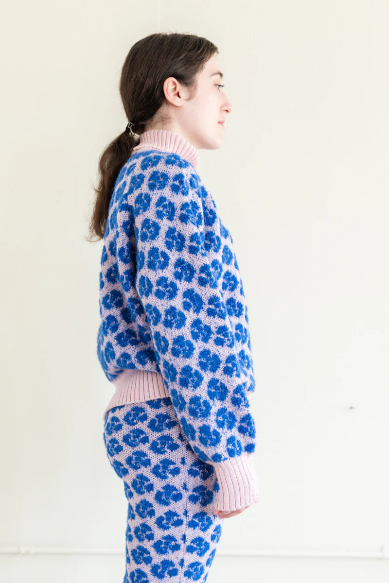 GOLGOLI TURTLENECK IN DUSTY PINK & BLUE - Image 5