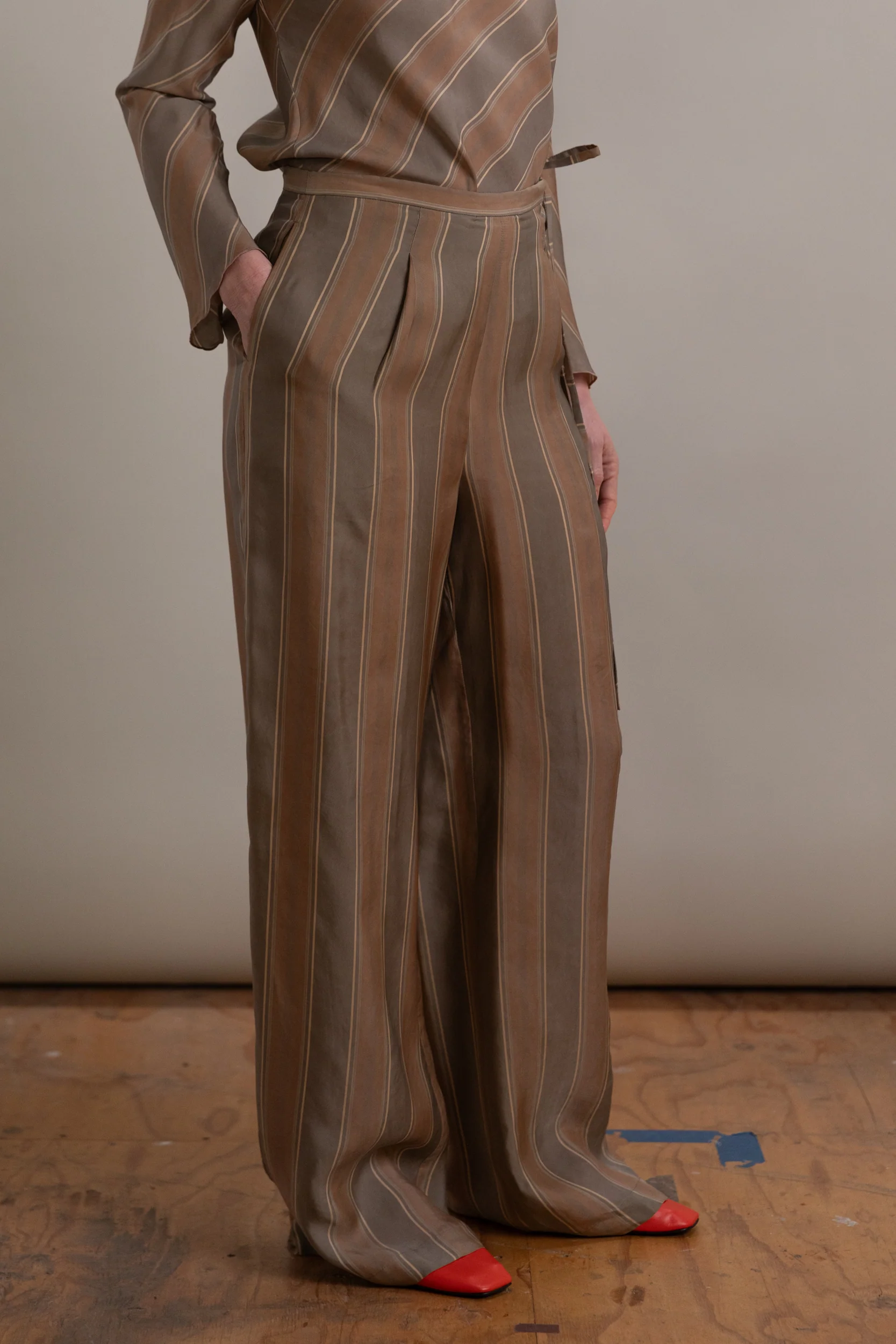 GRANT PANT IN TIE STRIPE - Image 3