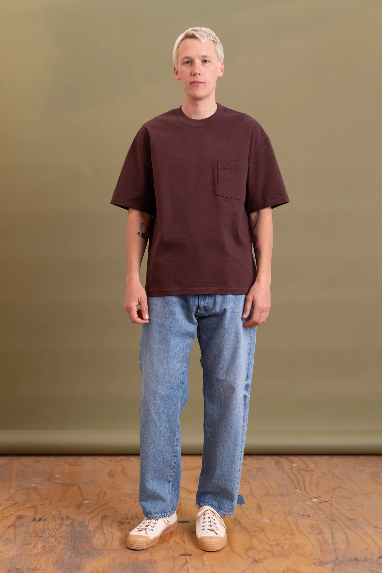HEAVY WEIGHT POCKET TEE IN BROWN - Image 3