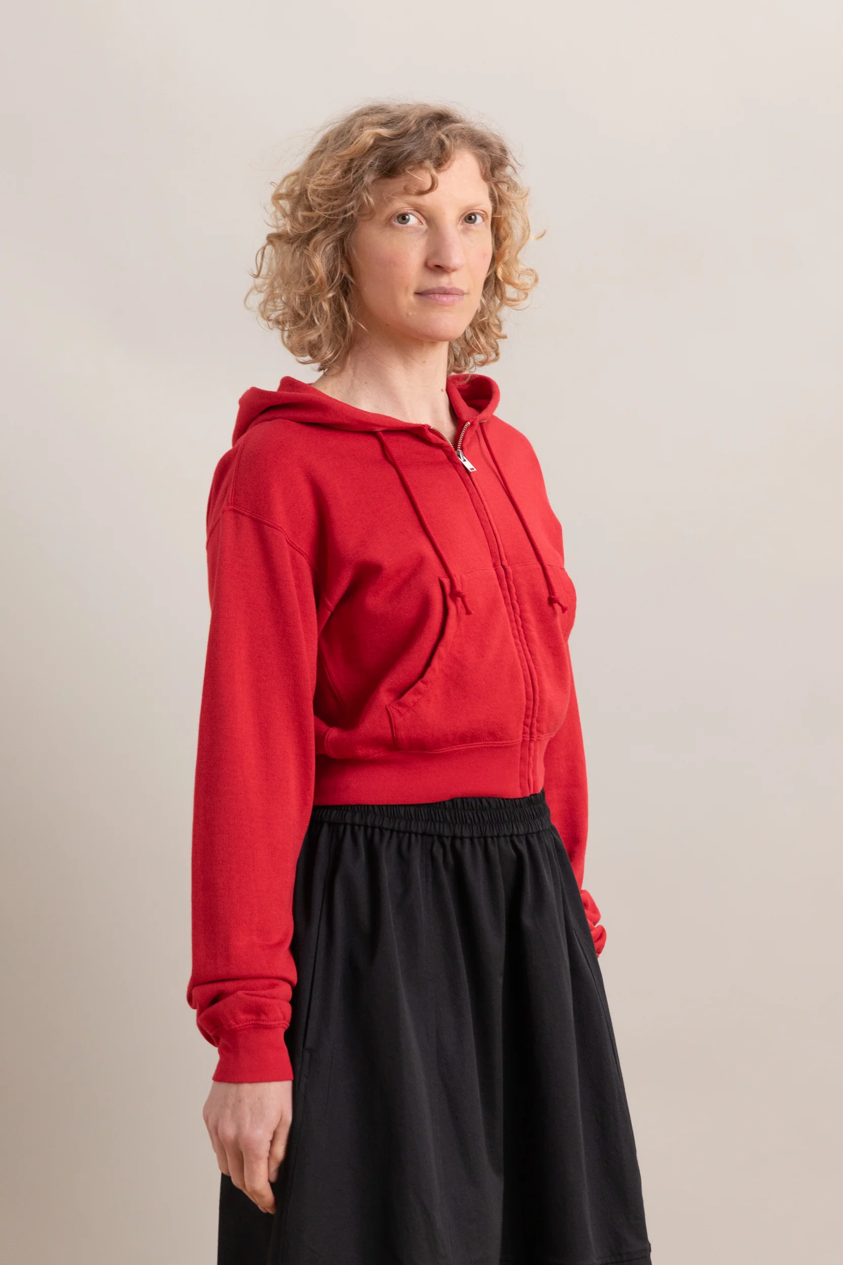 HIGH TWIST LIGHT SWEAT ZIP PARKA IN RED - Image 4