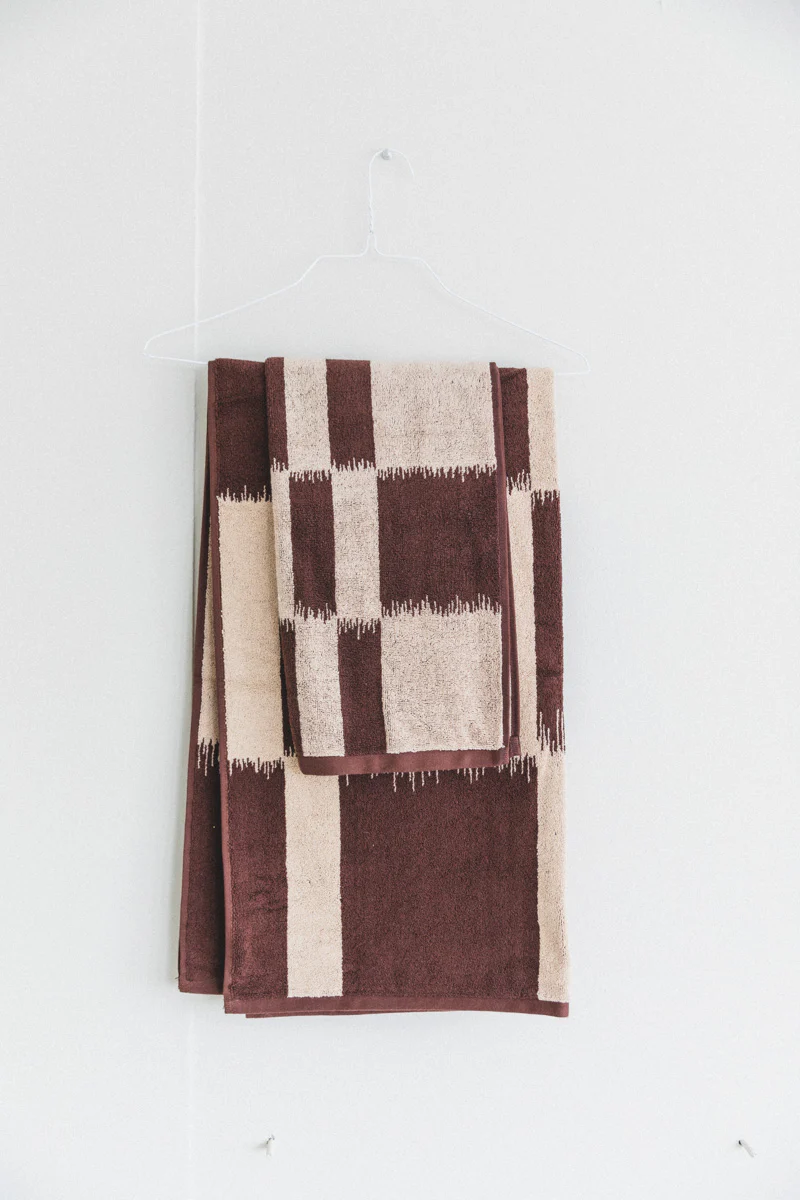 KARIN HAND TOWEL - Image 4
