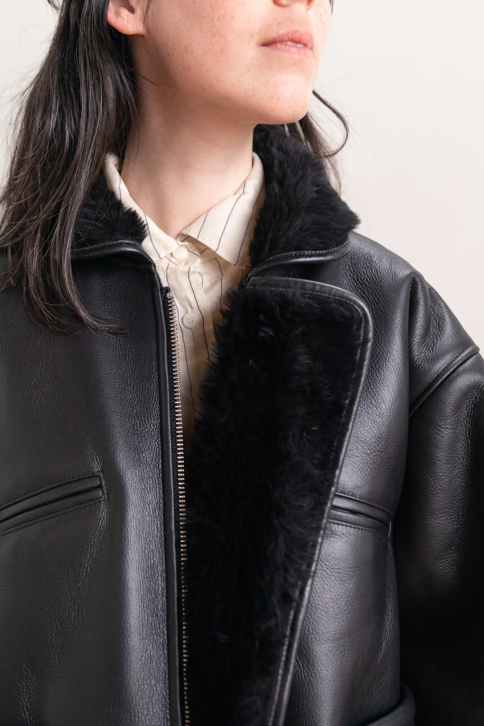 LEATHER BACK SHEEPSKIN FLYING JACKET IN BLACK - Image 2