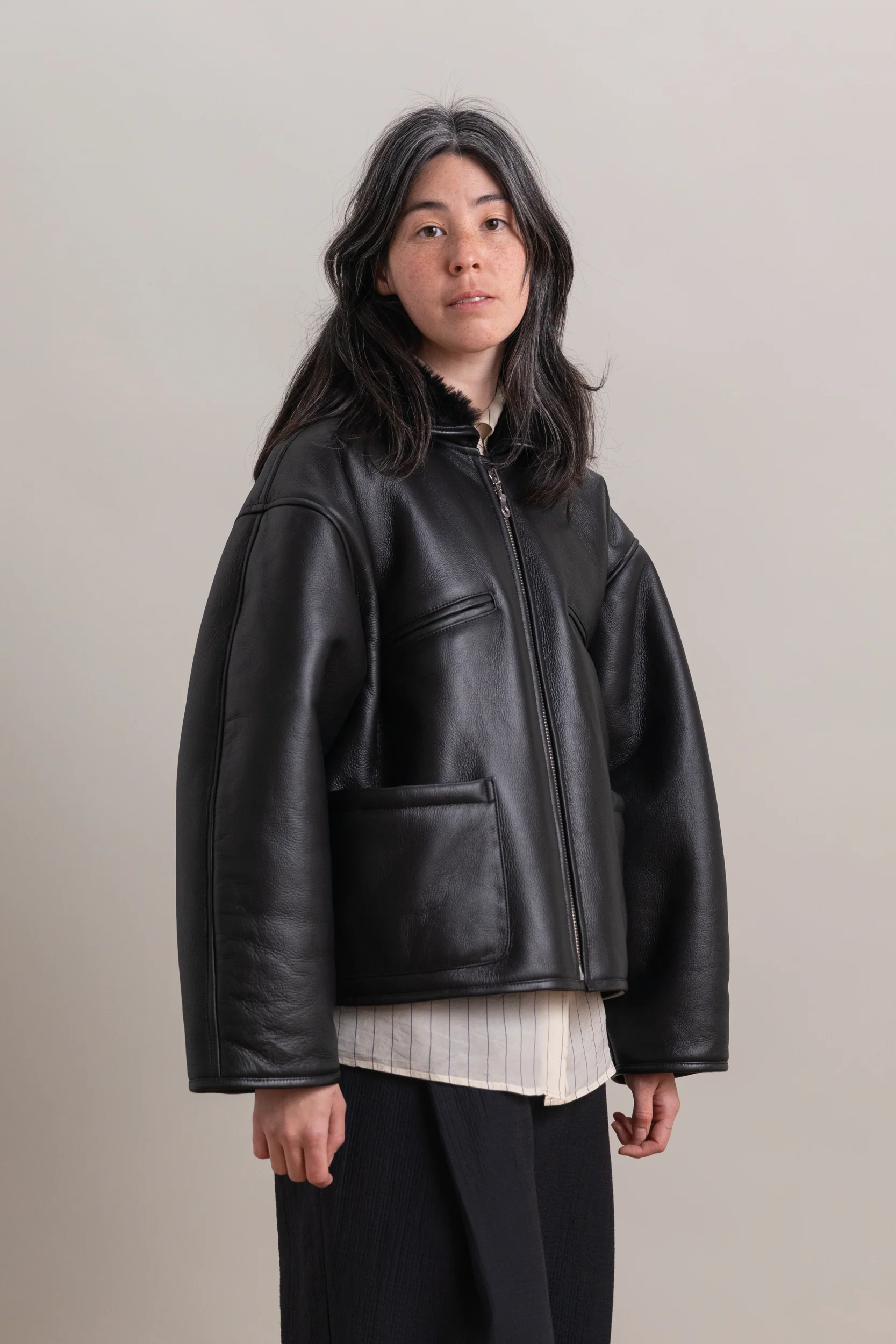 LEATHER BACK SHEEPSKIN FLYING JACKET IN BLACK - Image 7