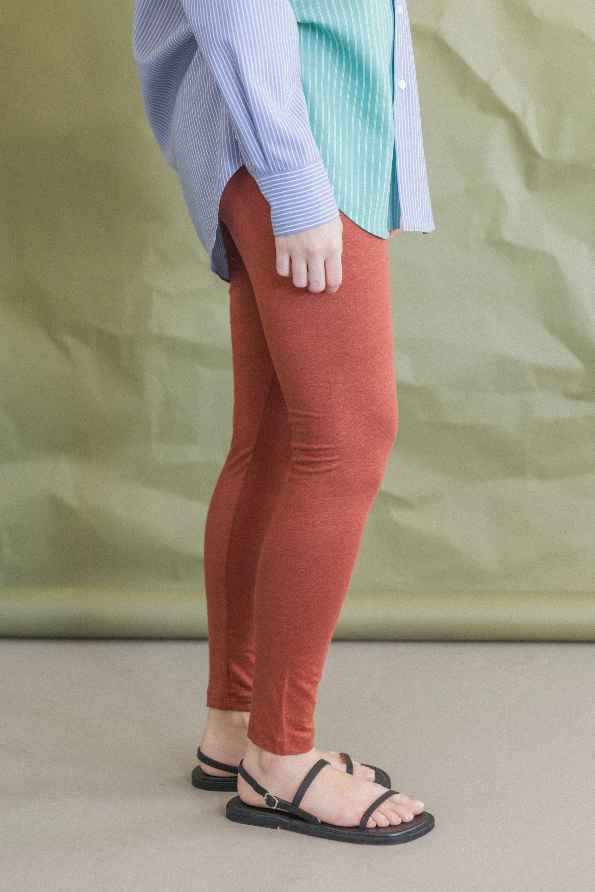 LEGGINGS IN RUST - Image 4