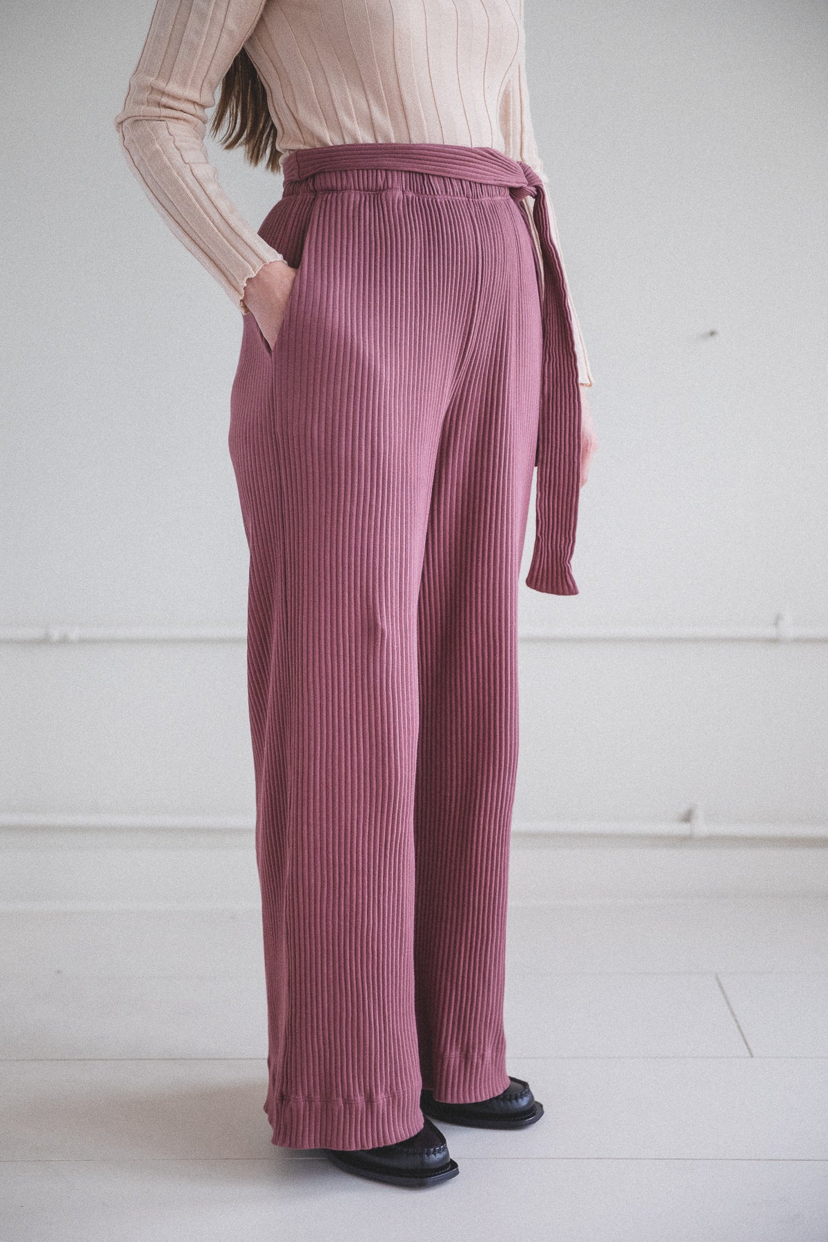 LHASA PANTS IN CUKA BROWN - Image 4