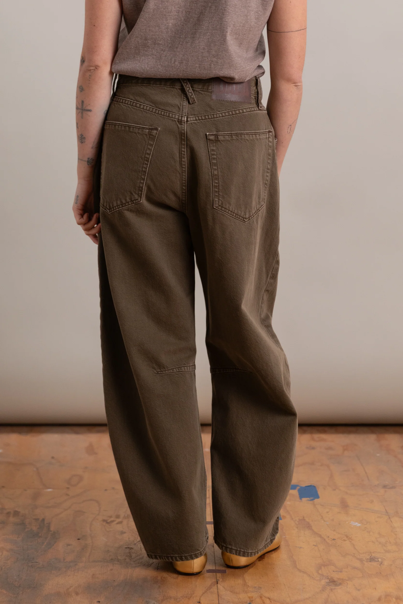 LIDO ANKLE JEANS IN DARK OLIVE DENIM - Image 5
