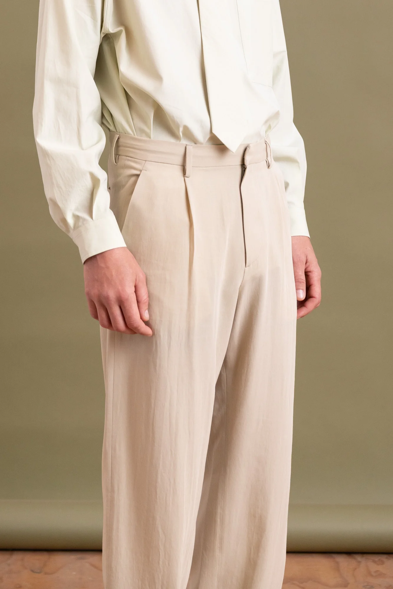 LIGHT COTTON WOOL VIYELLA SLACKS IN LIGHT KHAKI - Image 4