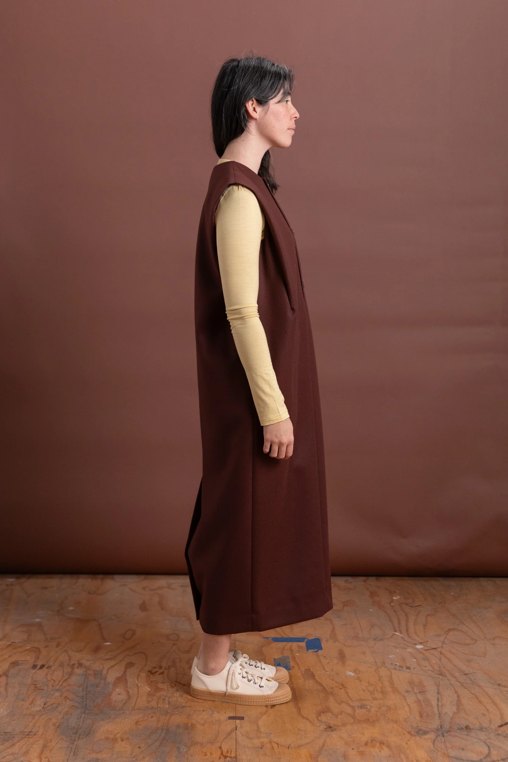 LIGHT MELTON SLEEVELESS DRESS IN BORDEAUX - Image 5