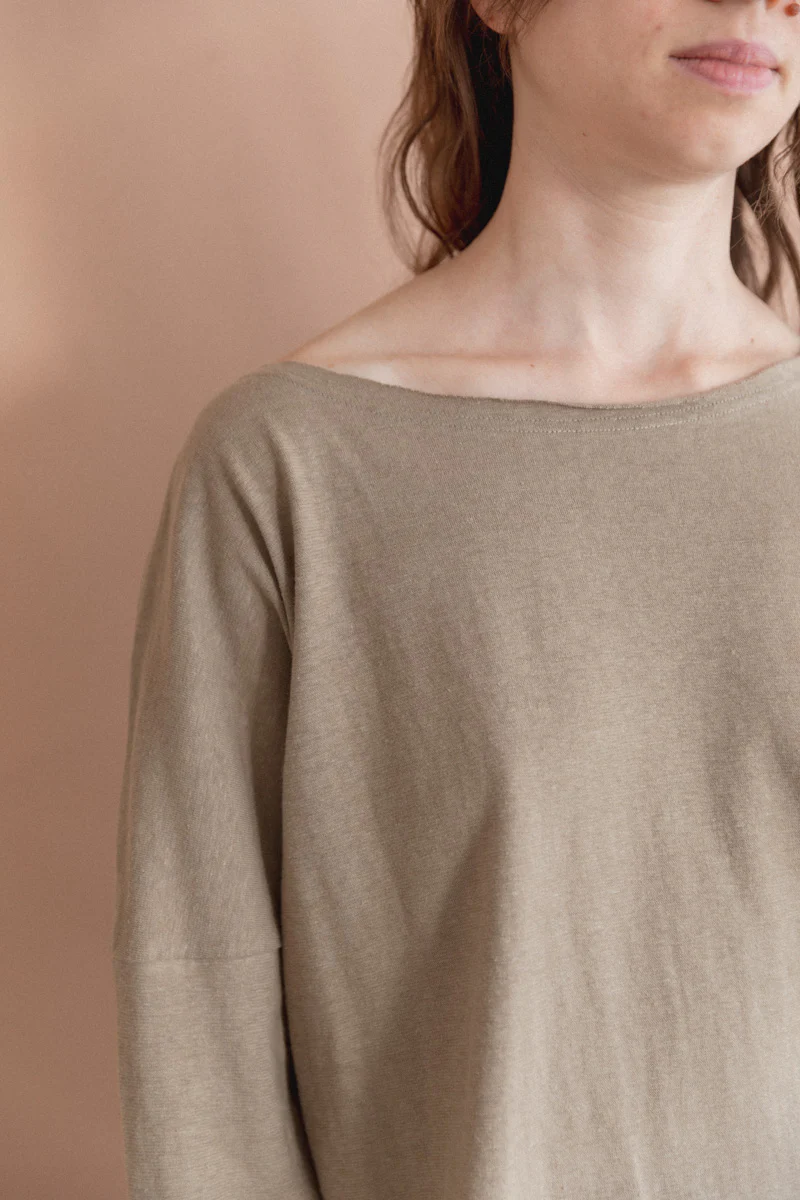 LONG SLEEVE BOX TOP IN DARK OLIVE - Image 4