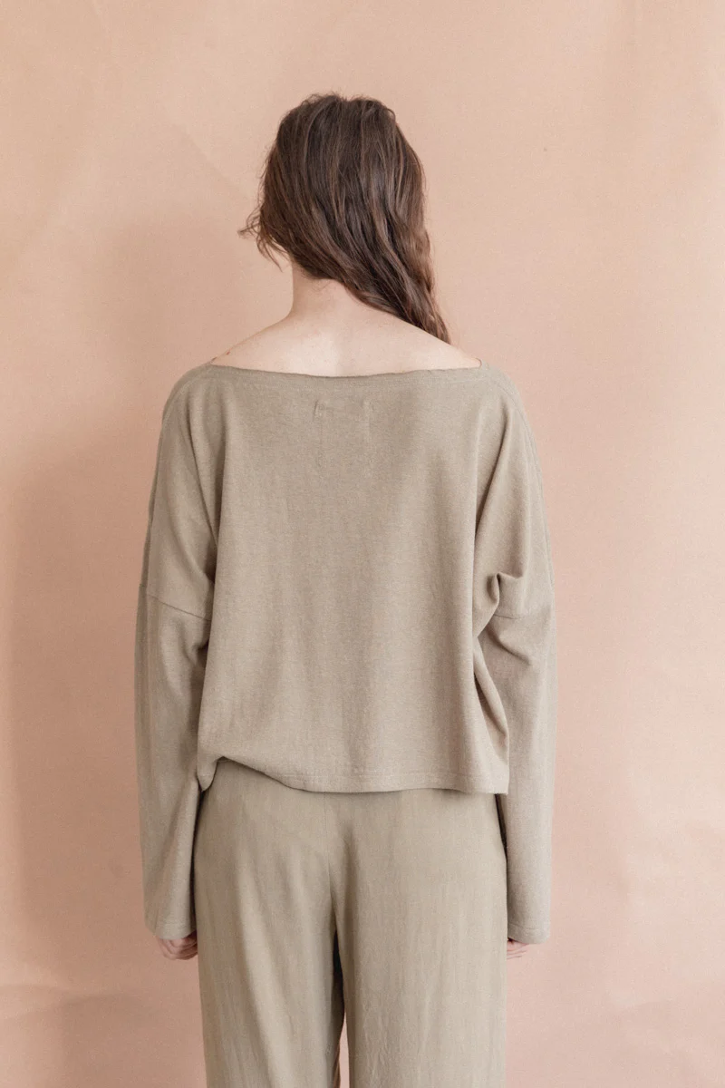 LONG SLEEVE BOX TOP IN DARK OLIVE - Image 5