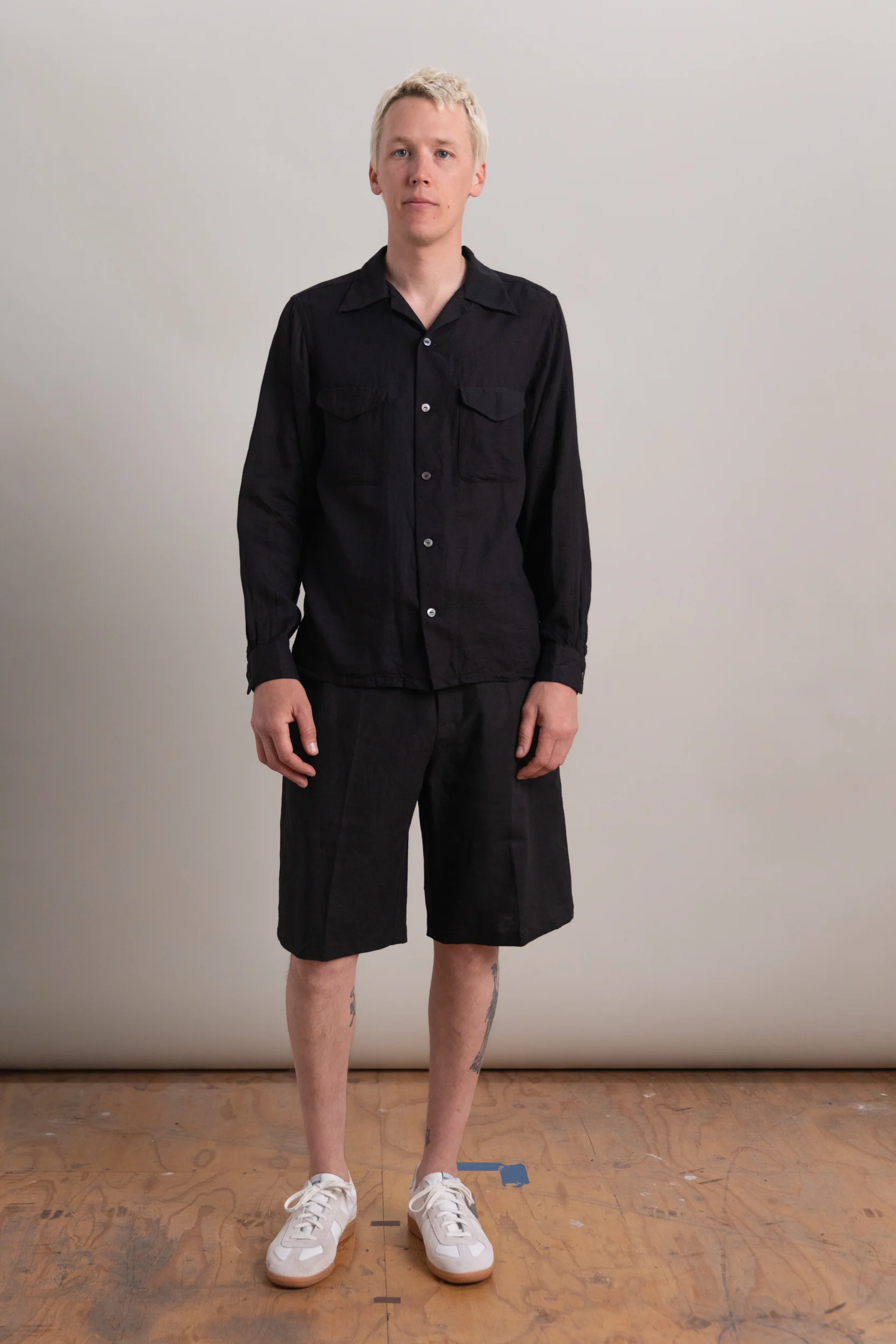 LOT 101 OPEN COLLAR SHIRT IN BLACK - Image 3