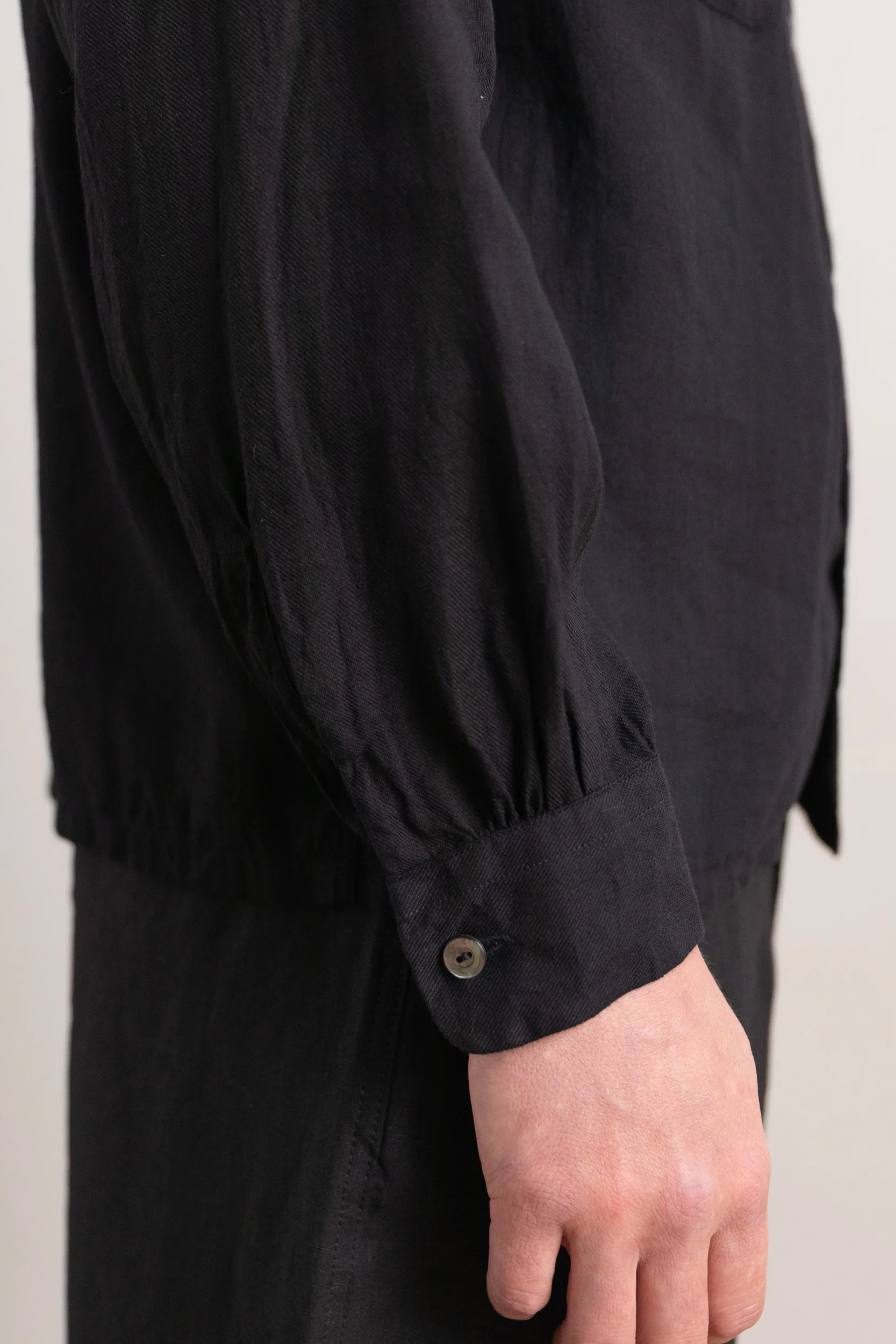 LOT 101 OPEN COLLAR SHIRT IN BLACK - Image 4
