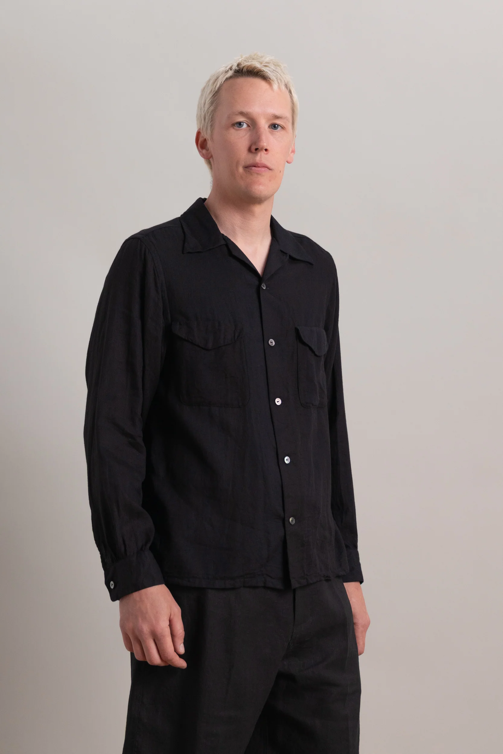LOT 101 OPEN COLLAR SHIRT IN BLACK - Image 5