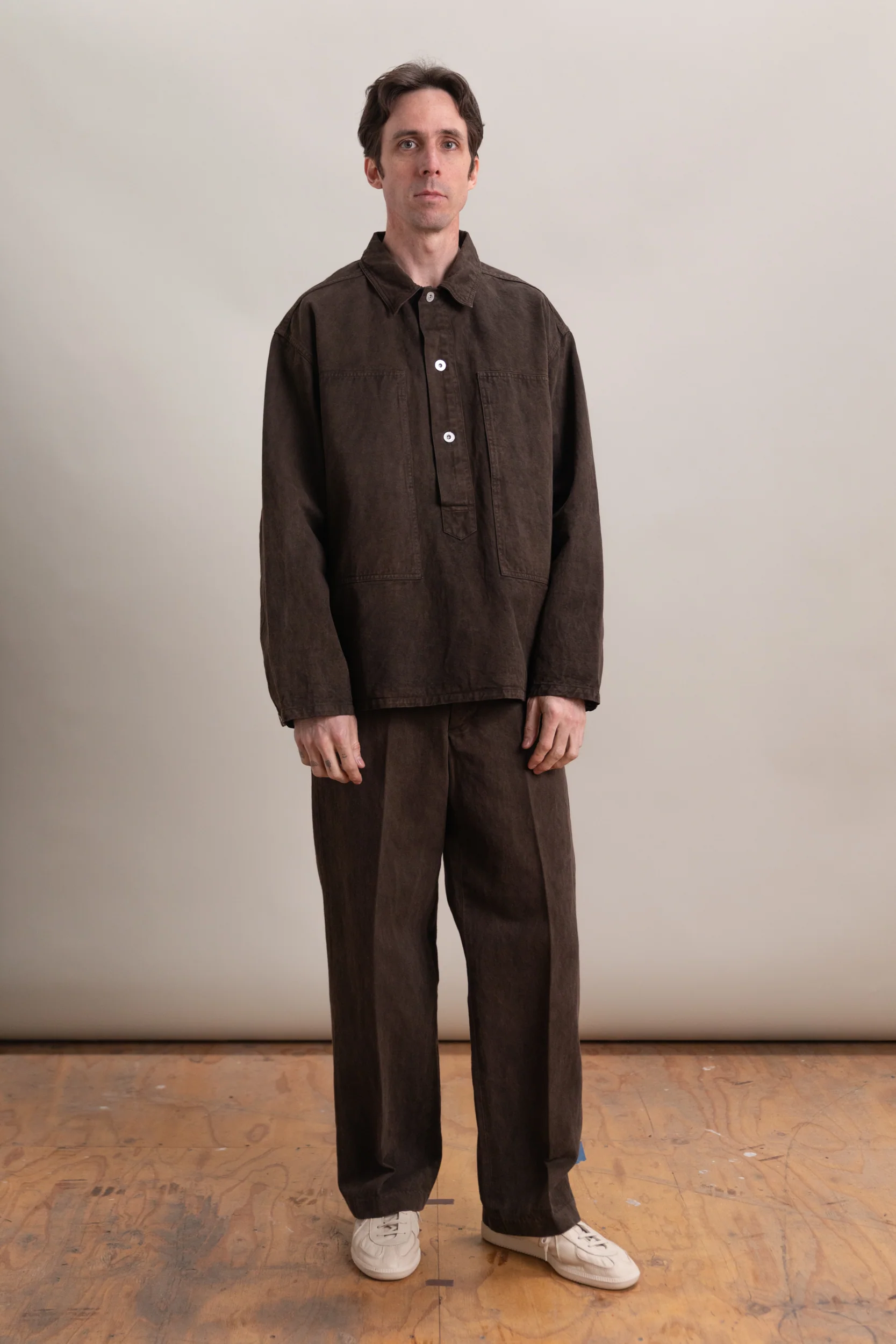 LOT 326 US ARMY M-35 PULLOVER IN MUD DYED BROWN