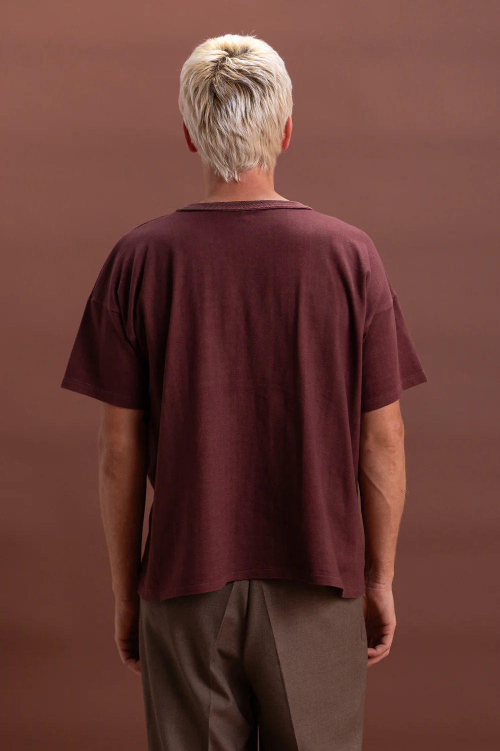 LOT 601 TEE SHIRT IN NATURAL DYED BURGUNDY - Image 4