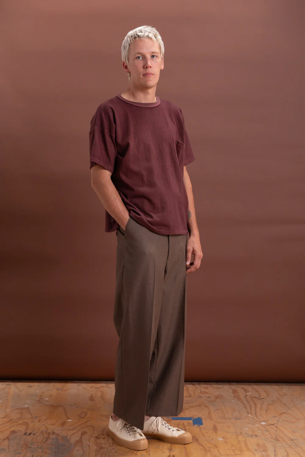 LOT 601 TEE SHIRT IN NATURAL DYED BURGUNDY - Image 5