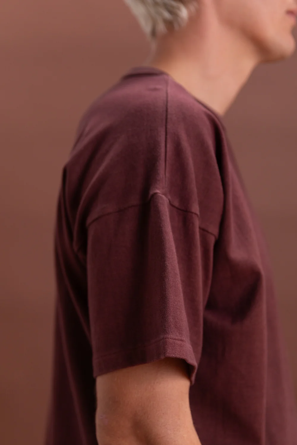 LOT 601 TEE SHIRT IN NATURAL DYED BURGUNDY - Image 8