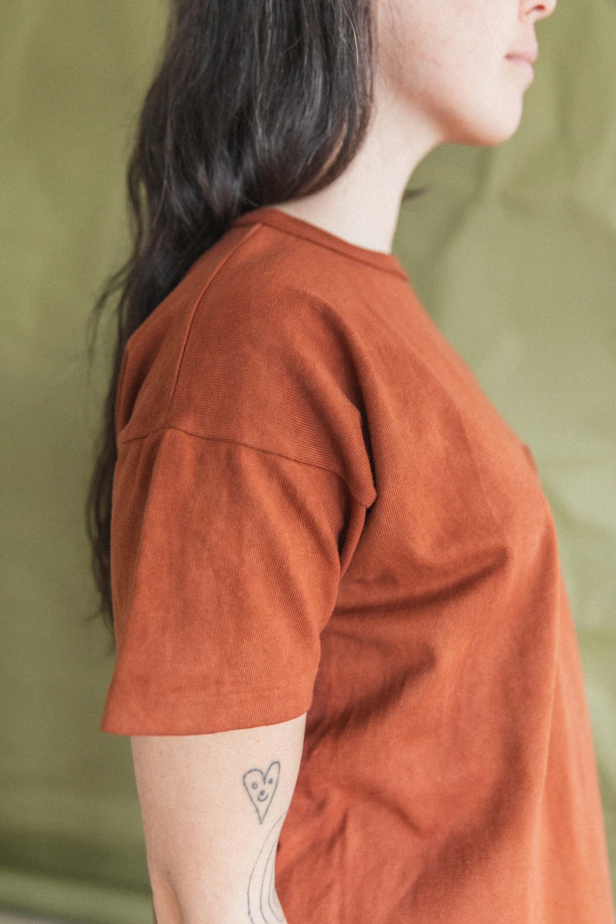 LOT 601 TEE SHIRT IN TECHI TREE DYED BROWN - Image 4