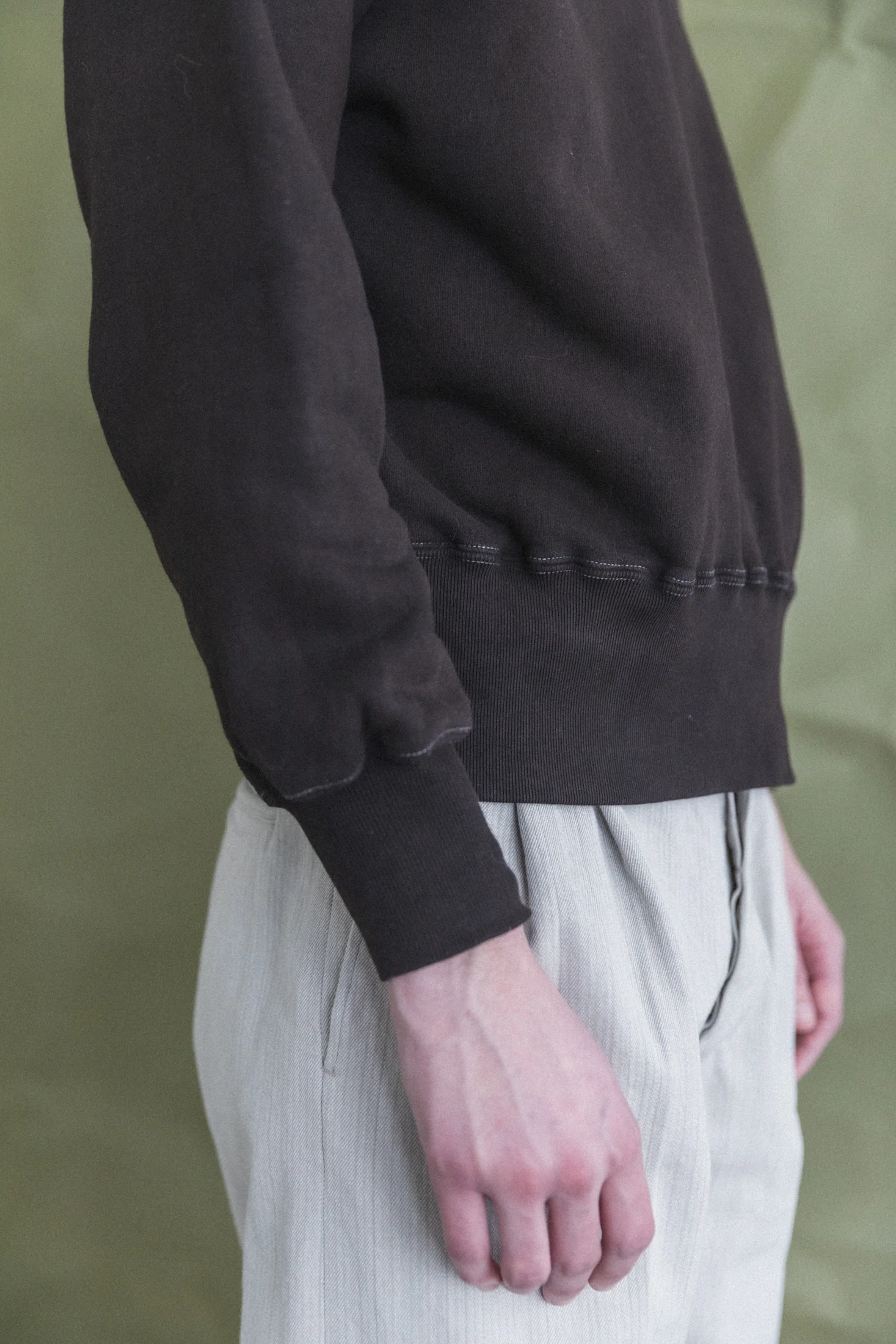LOT 603 SWEATSHIRT IN MUD DYED BROWN - Image 4