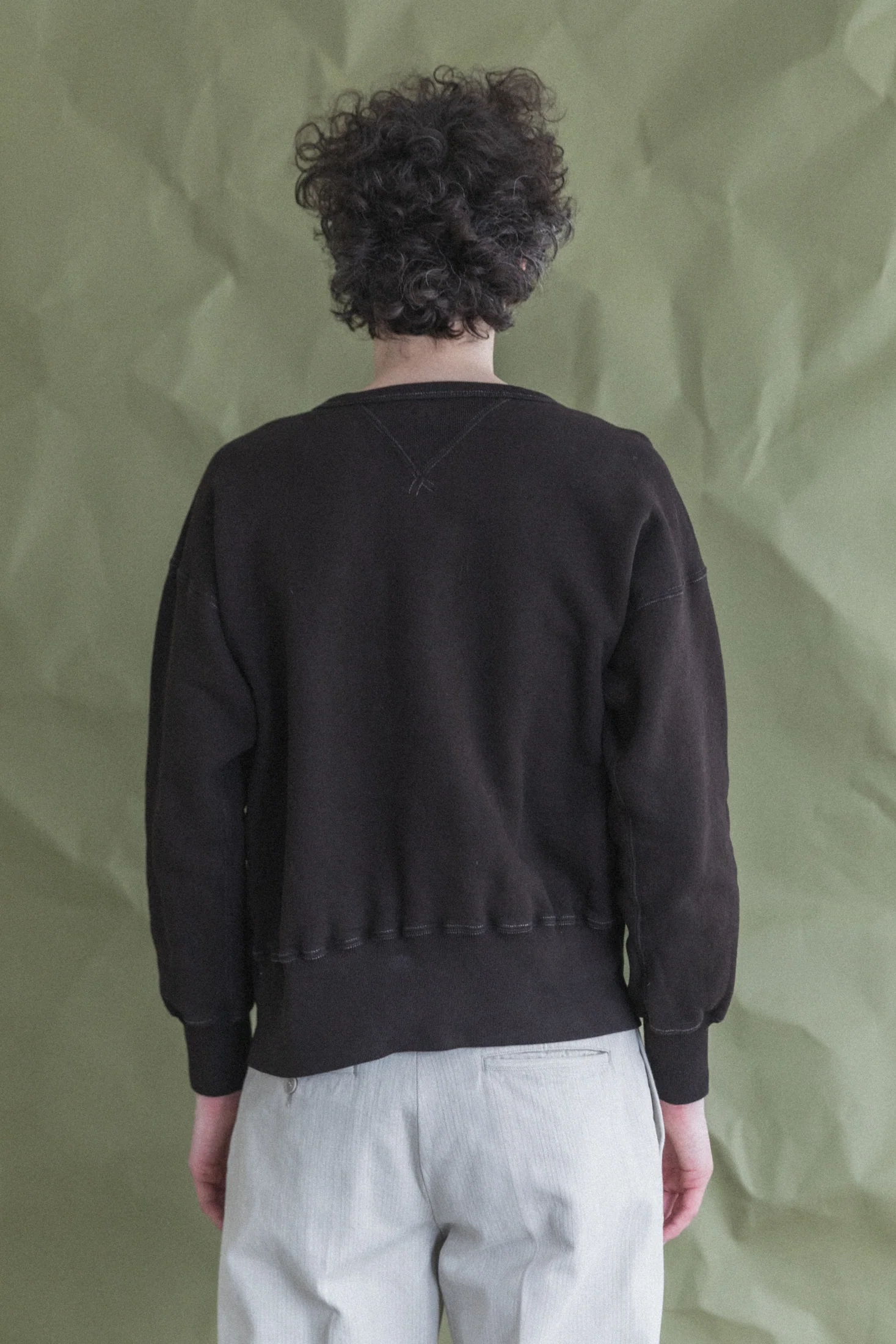 LOT 603 SWEATSHIRT IN MUD DYED BROWN - Image 6