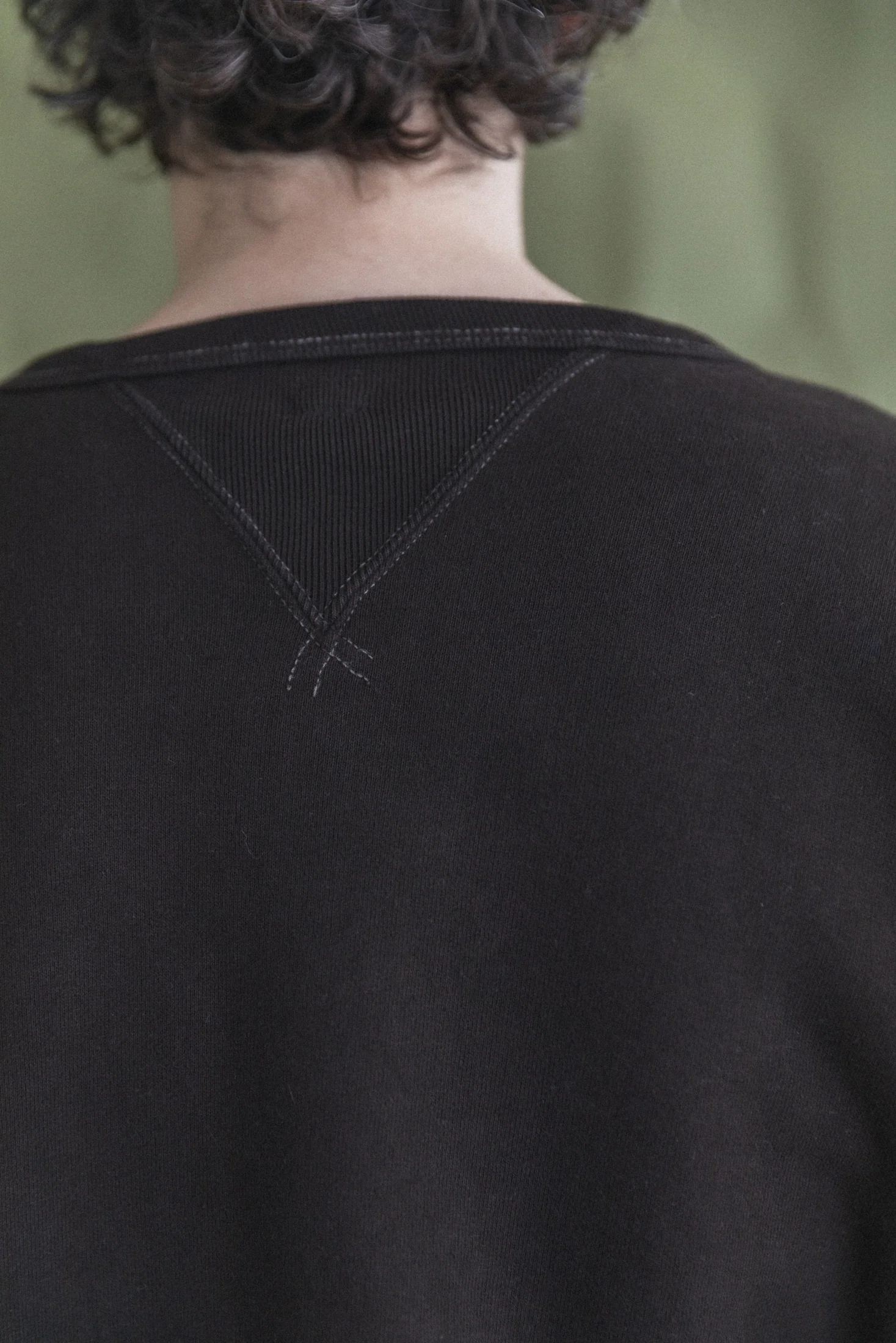 LOT 603 SWEATSHIRT IN MUD DYED BROWN - Image 9