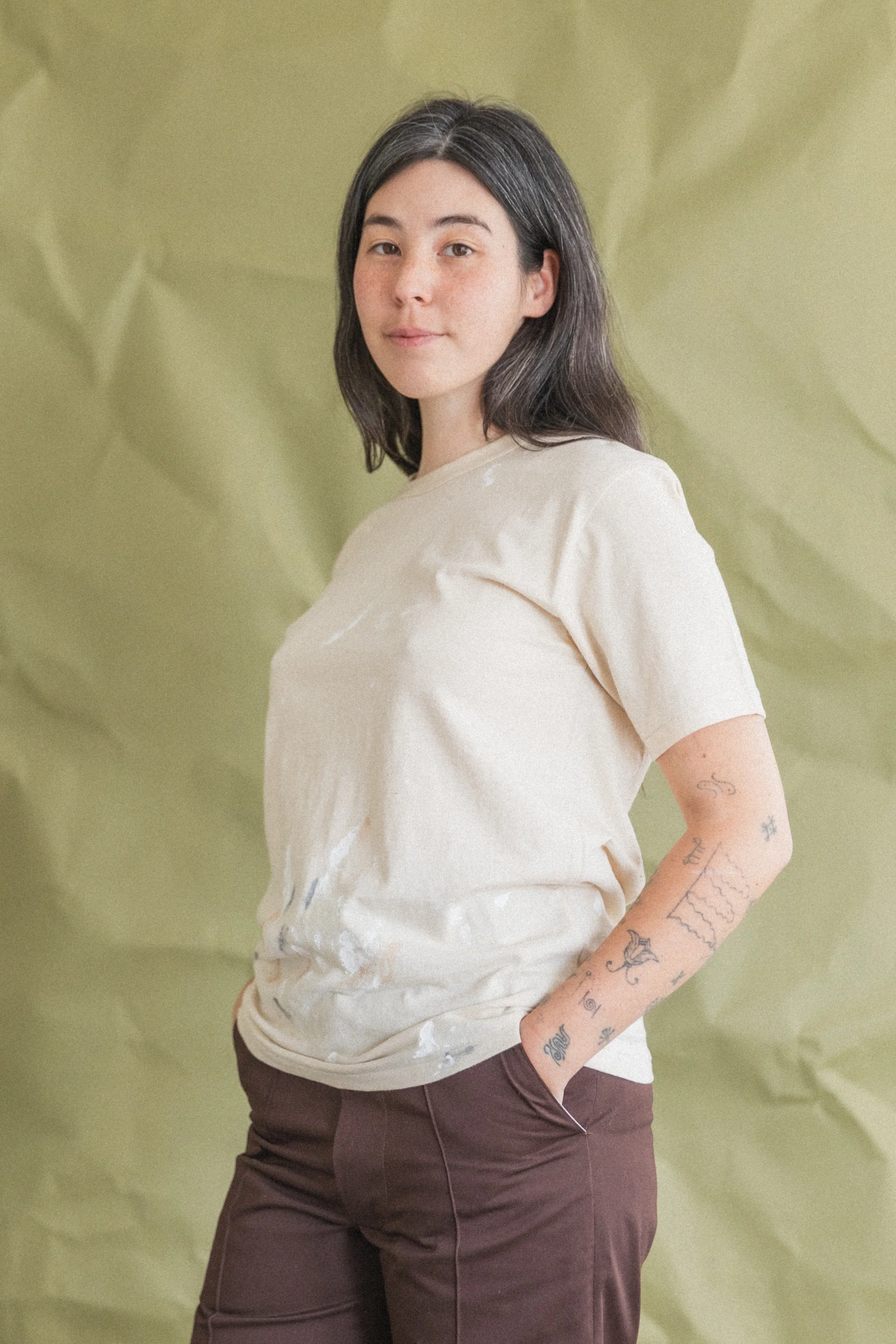 LOT 616 TEE SHIRT IN IVORY PAINT - Image 3