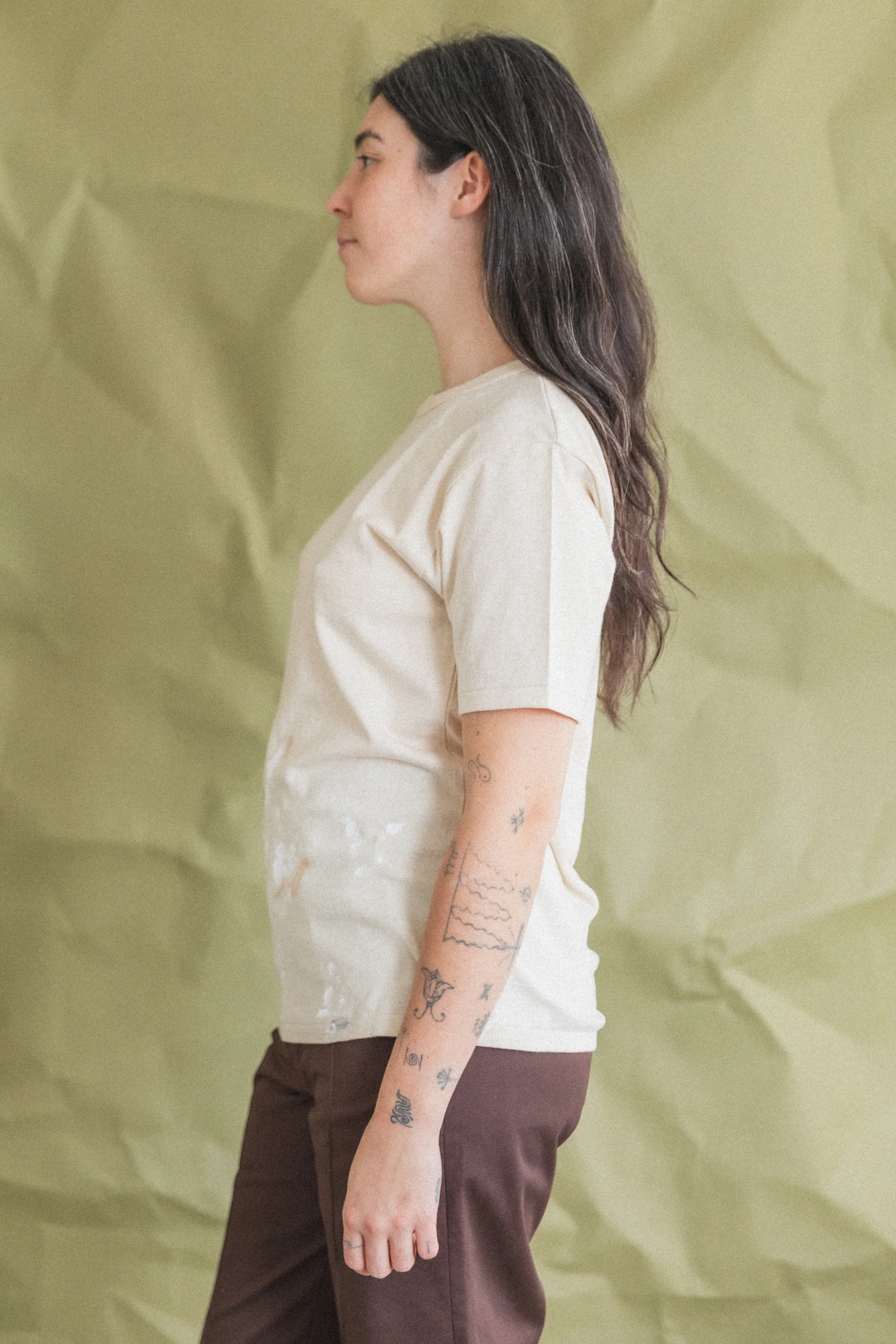 LOT 616 TEE SHIRT IN IVORY PAINT - Image 6