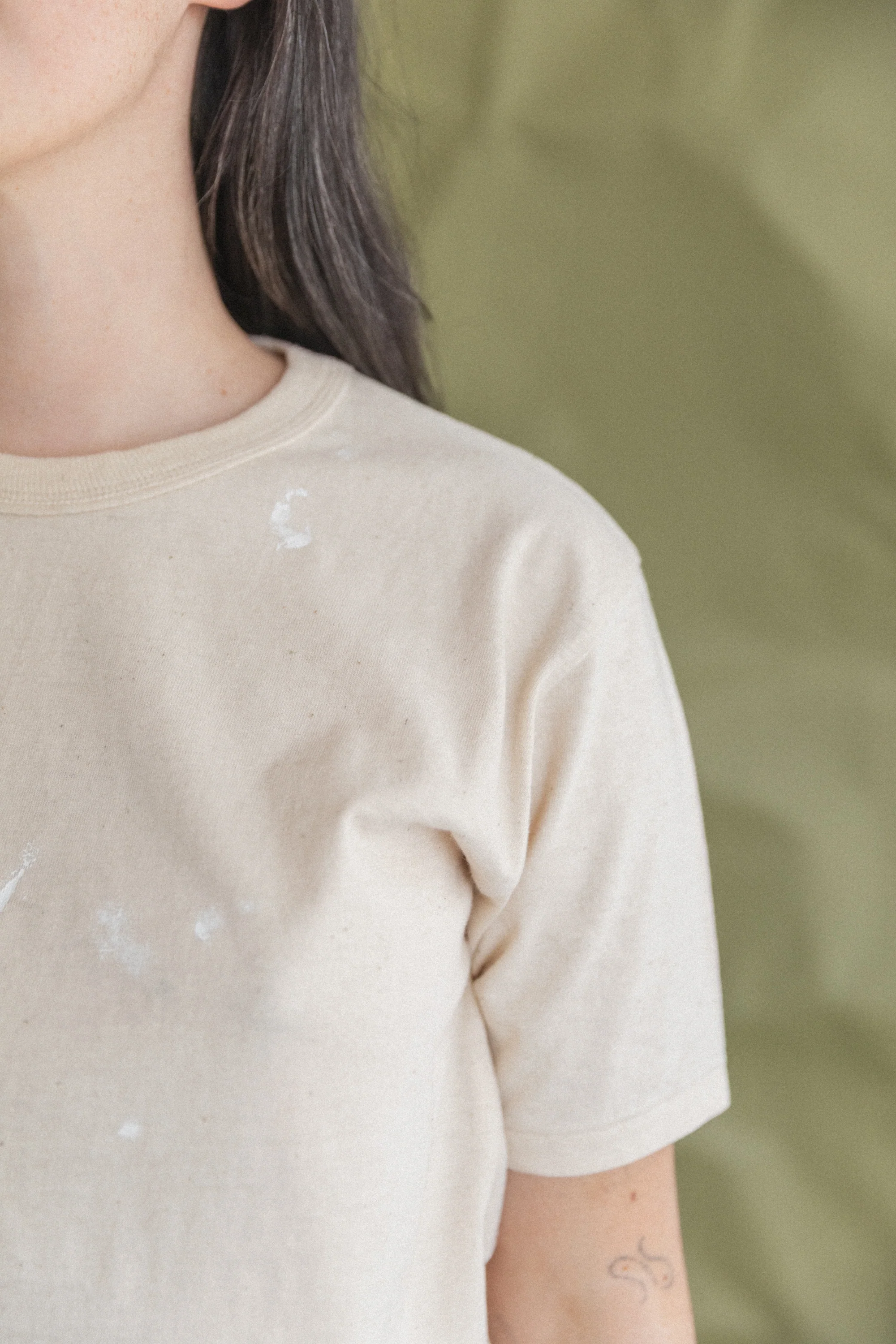 LOT 616 TEE SHIRT IN IVORY PAINT - Image 8