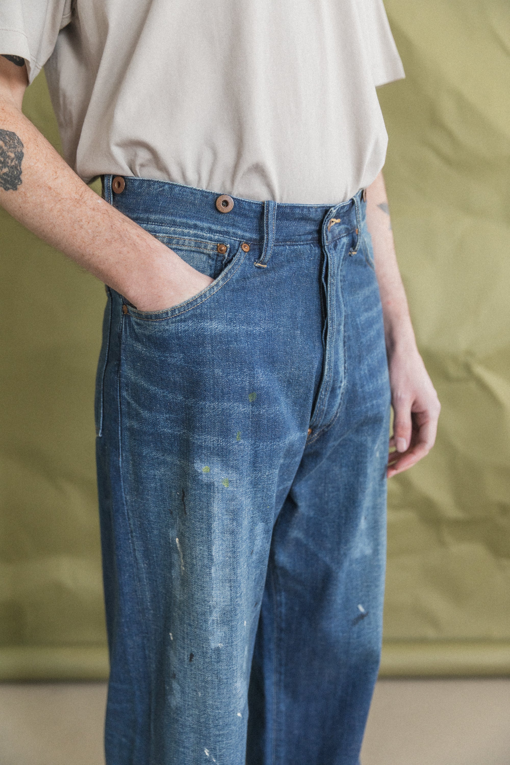 LOT 704 DENIM TROUSERS IN DAMAGED INDIGO PAINT - Image 7
