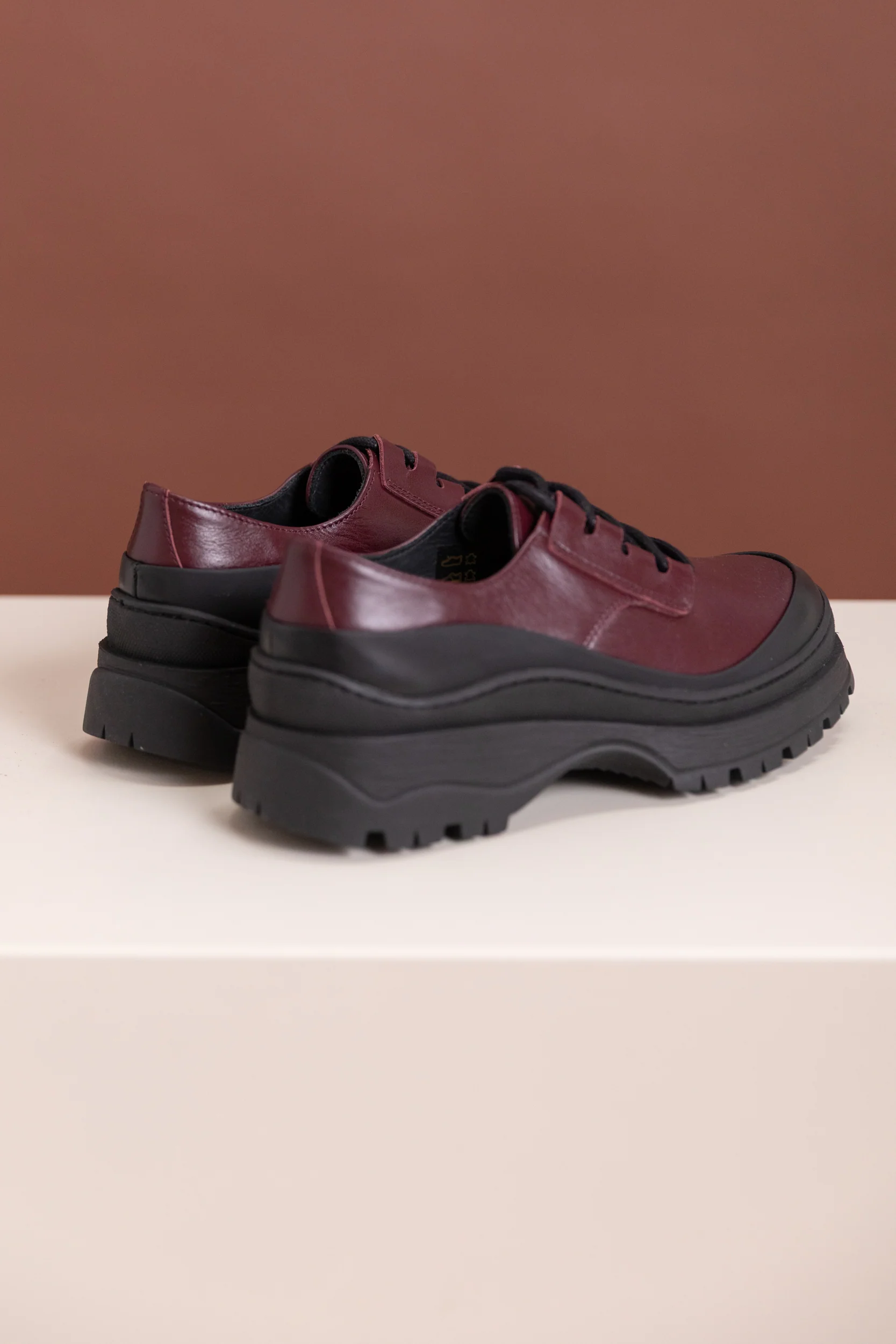 LOVETT SHOE IN CHERRY PEBBLED LEATHER - Image 3
