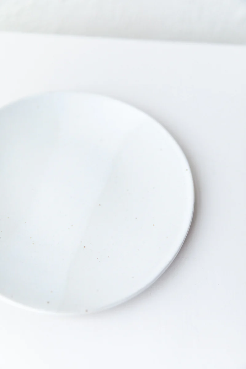 LUNCH PLATE IN MATTE WHITE GLAZE - Image 4