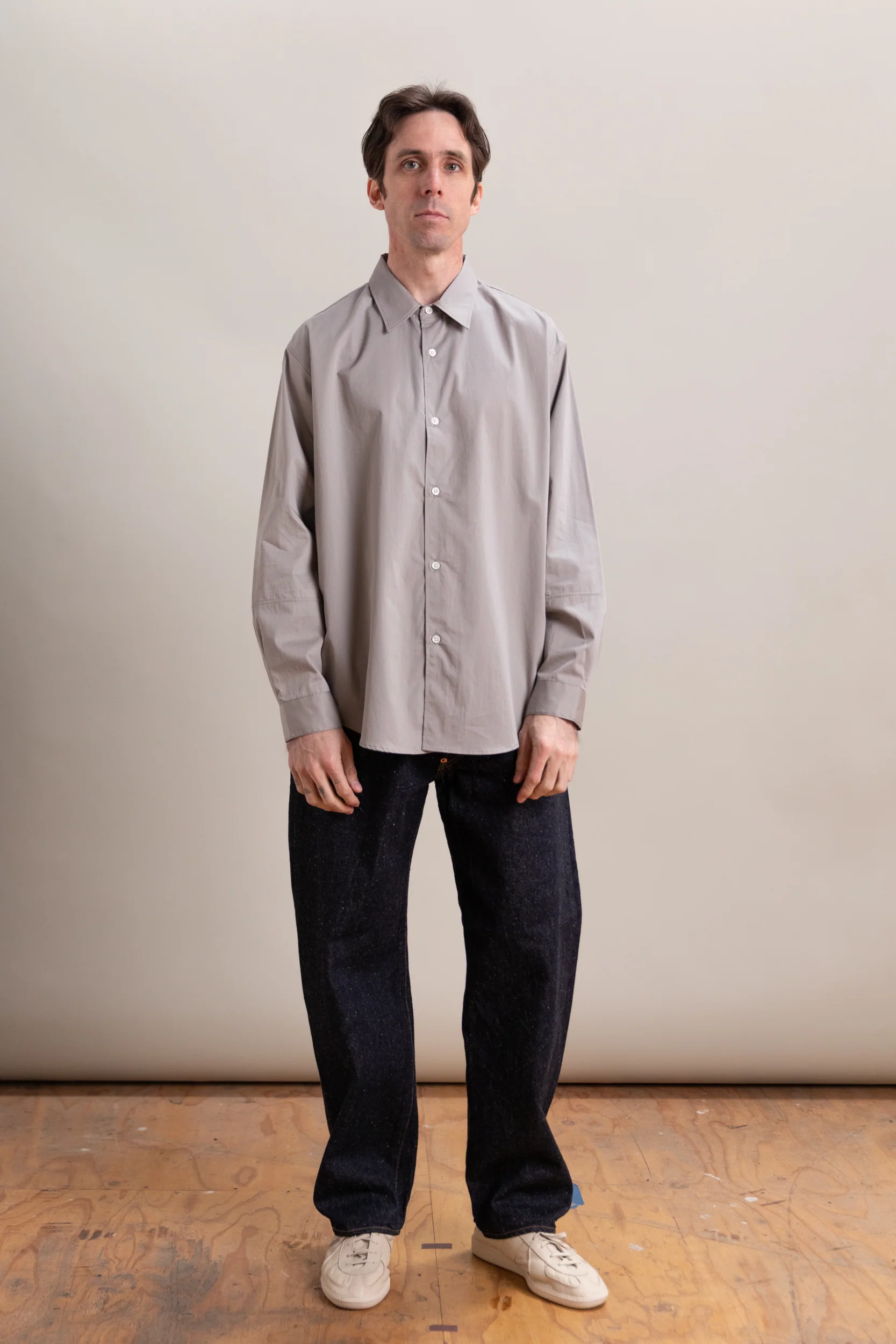 LYNN POPLIN LONG SLEEVE SHIRT IN TRUE GREY - Image 3