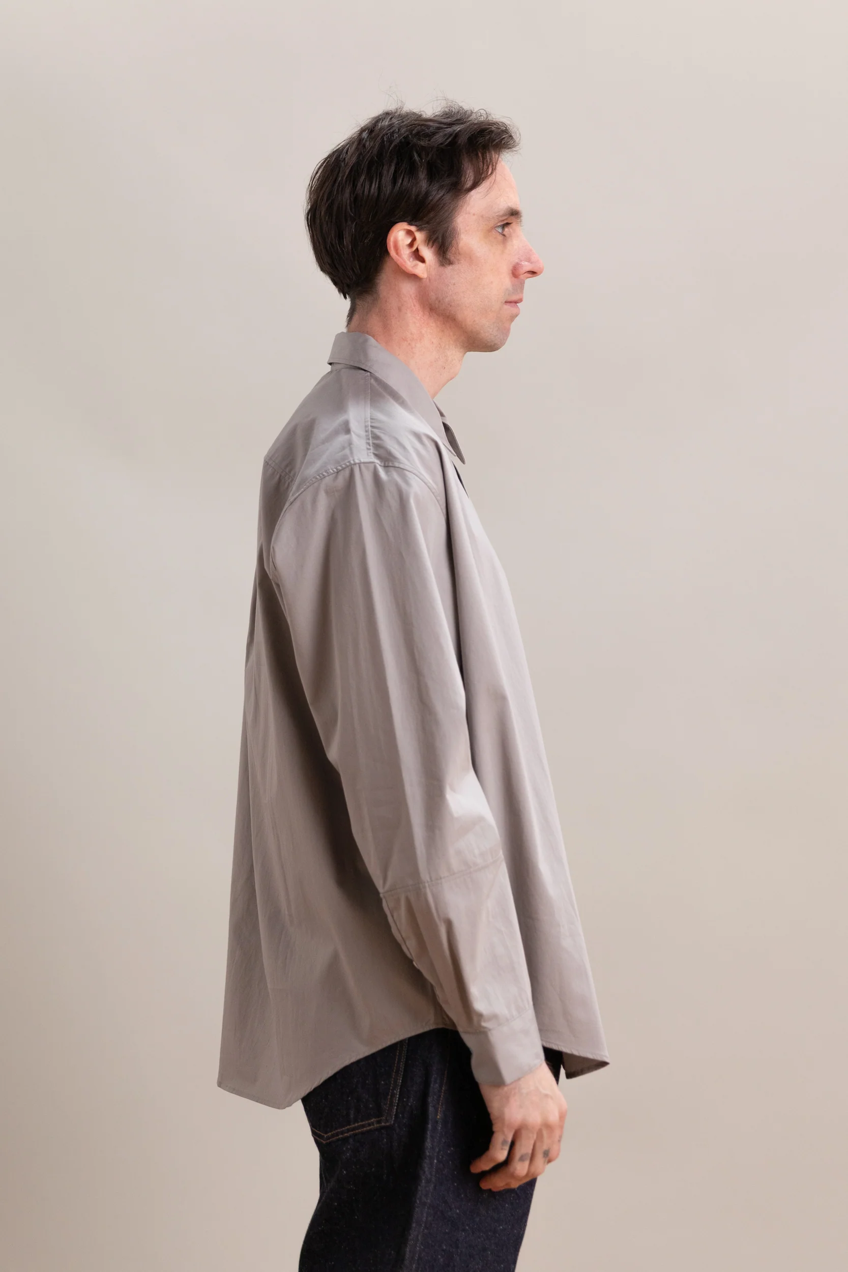 LYNN POPLIN LONG SLEEVE SHIRT IN TRUE GREY - Image 5