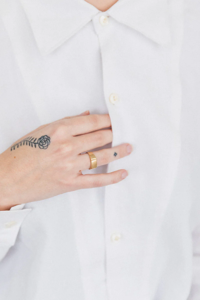 NIKO SIGNET RING IN GOLD - Image 4