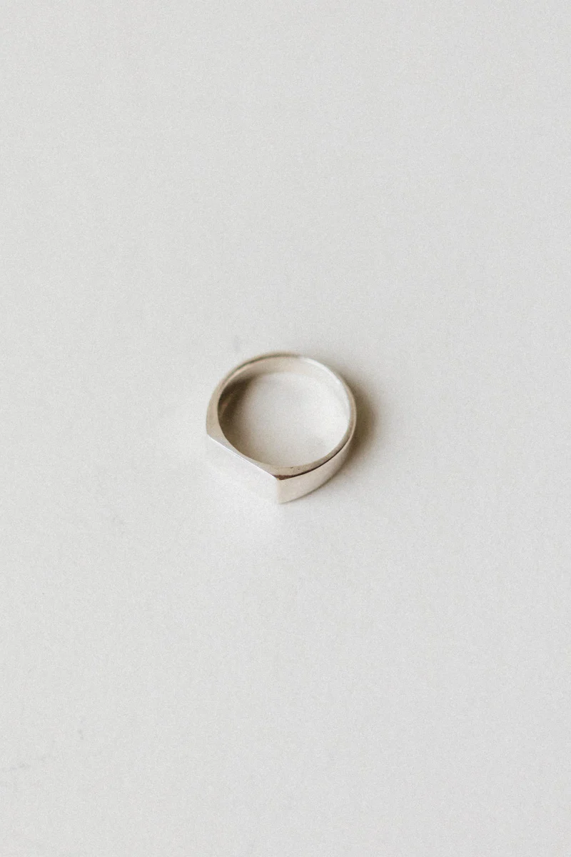 NIKO SIGNET RING IN SILVER - Image 8