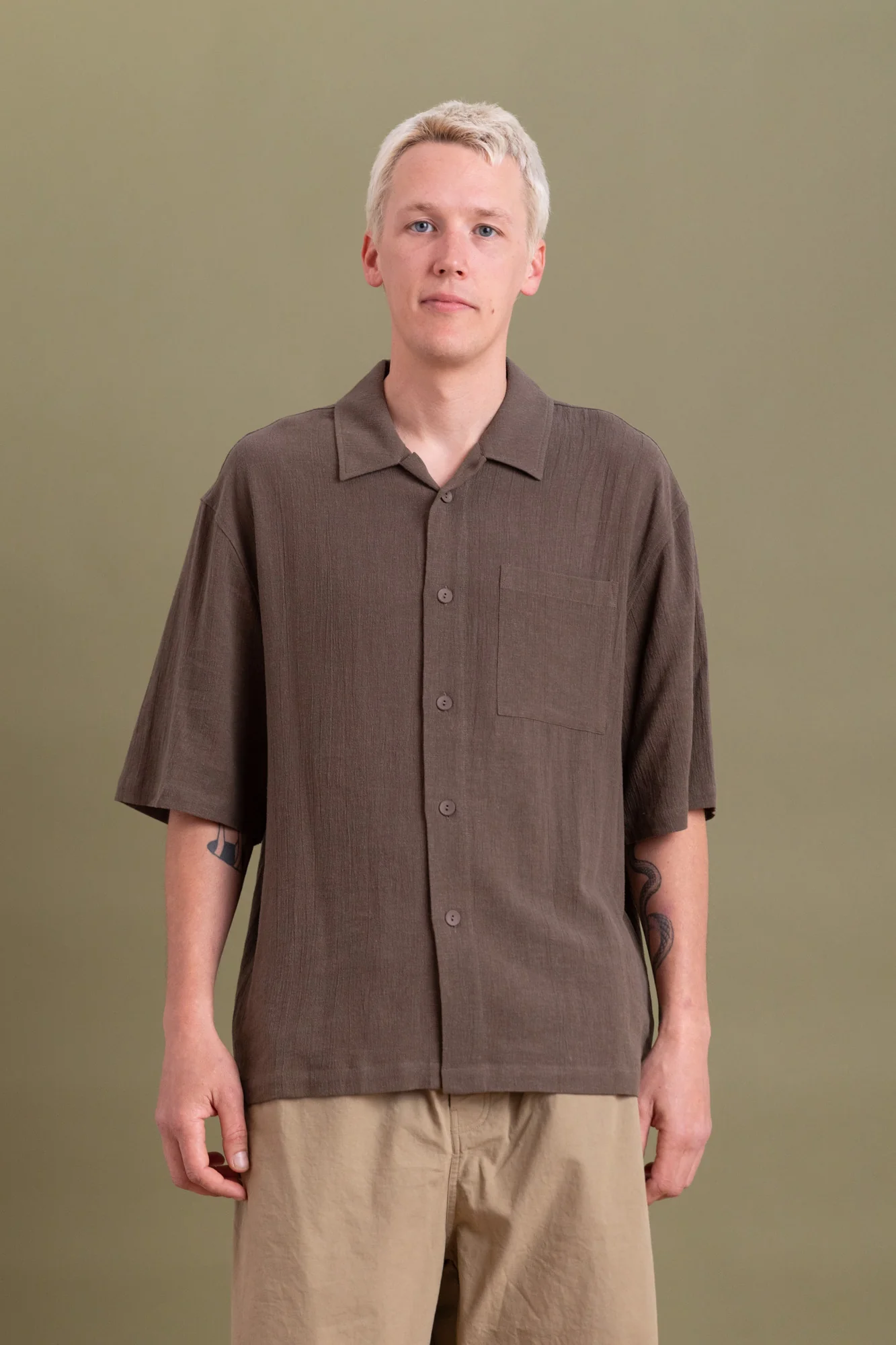 PASEO SHIRT IN CHARCOAL