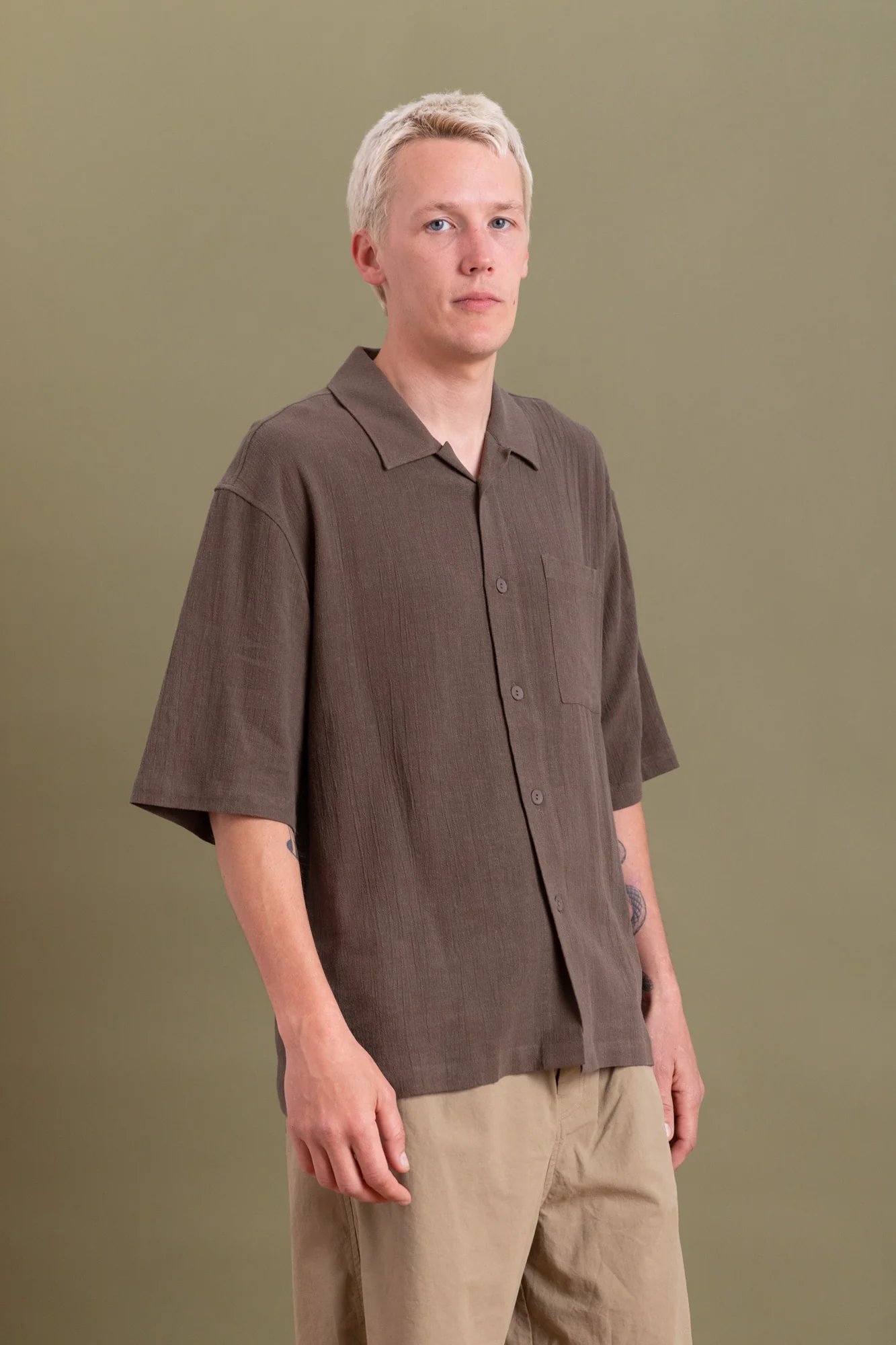 PASEO SHIRT IN CHARCOAL - Image 5