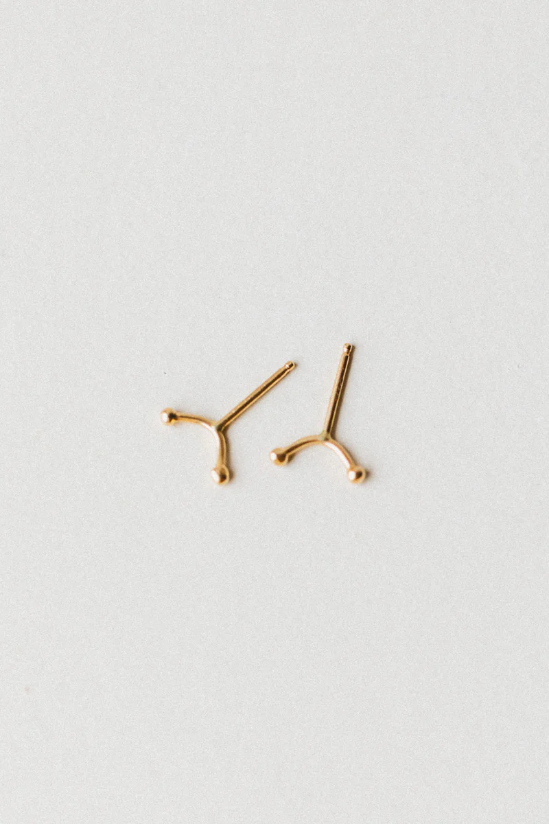 PEARL CURVE STUDS IN 14K GOLD - Image 4