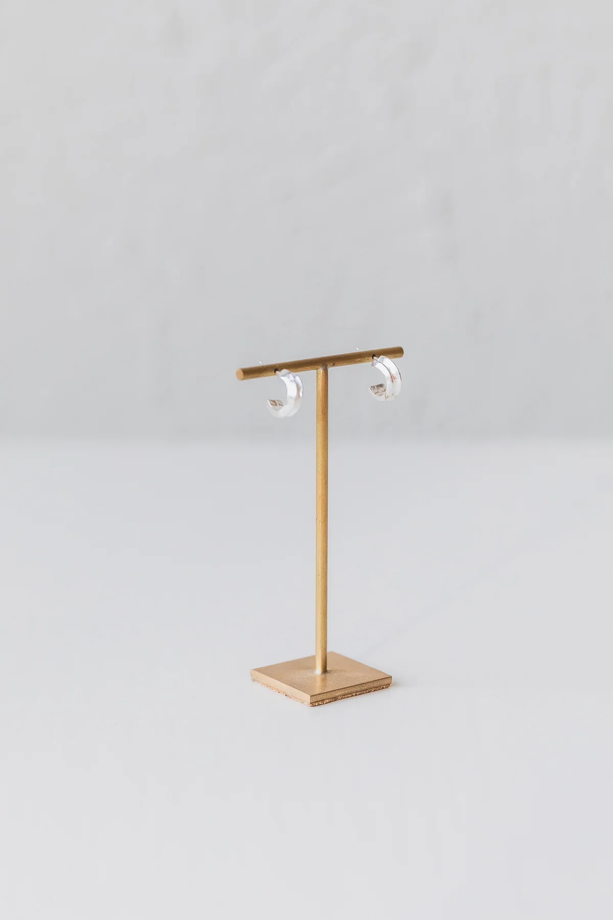 PETITE HERA HOOPS IN SILVER - Image 2