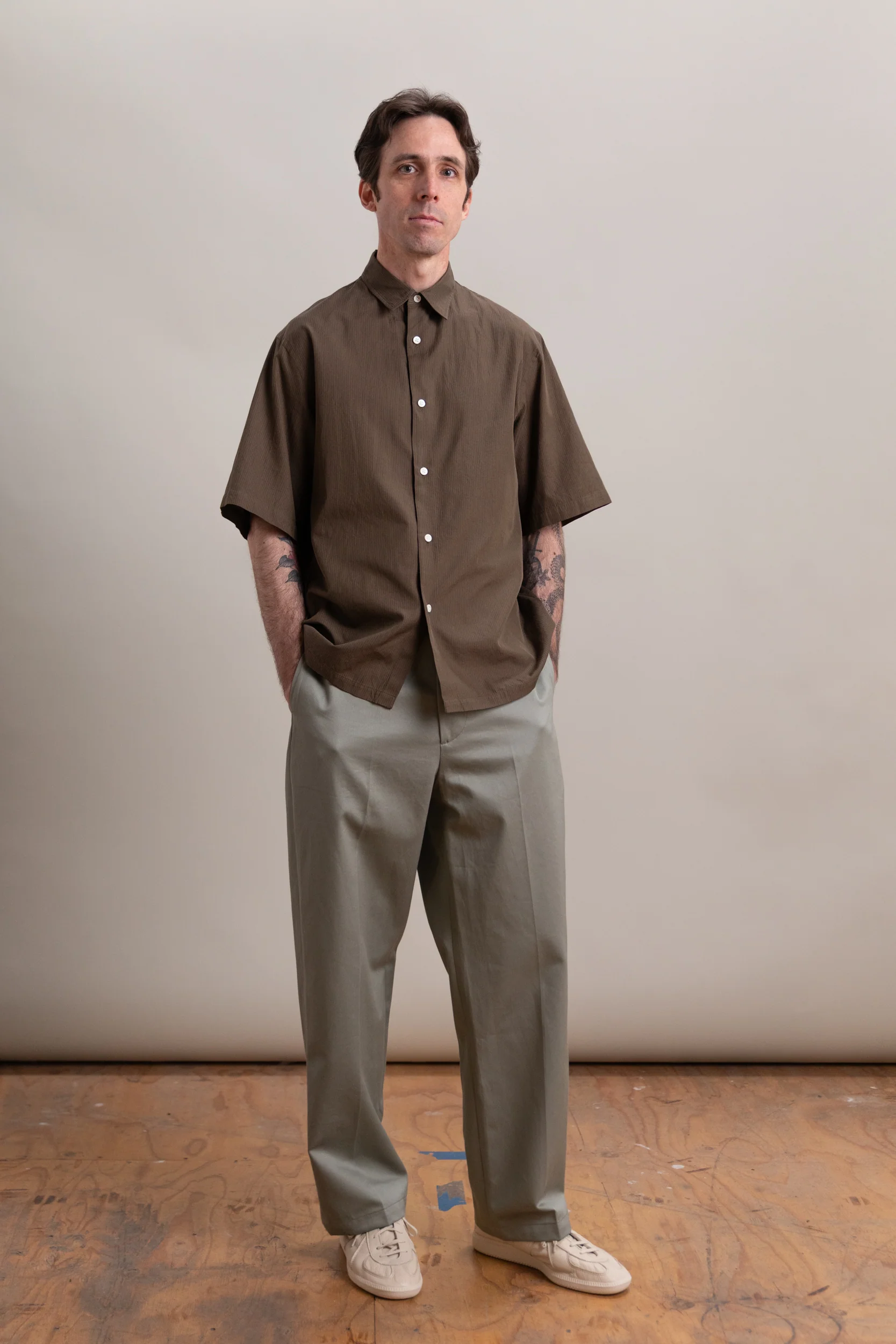 PLAIN SHORT SLEEVE SHIRT IN BROWN COTTON SILK STRIPE - Image 3