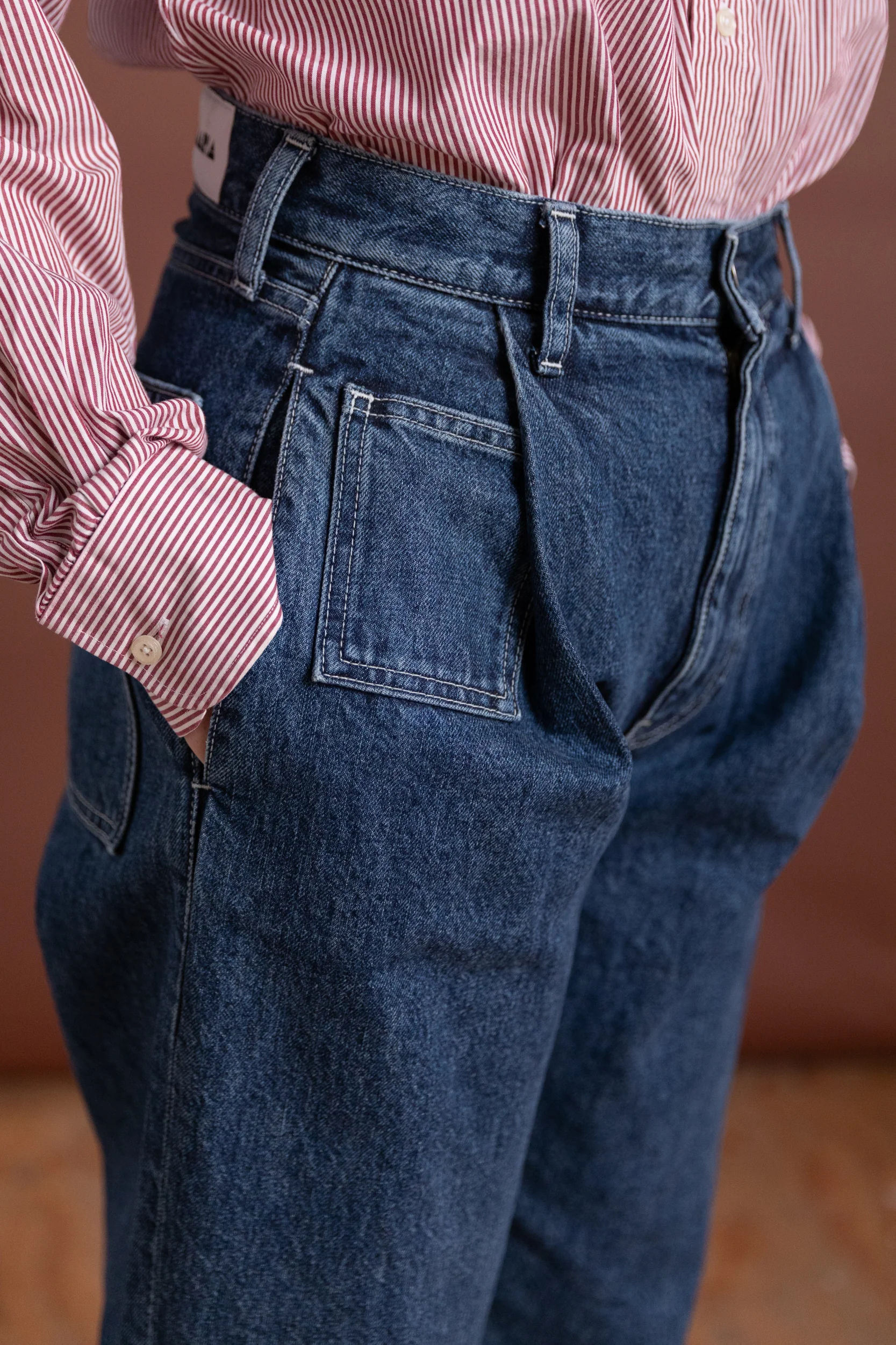 PLEATED JEANS WITH PATCH COIN POCKET - Image 6