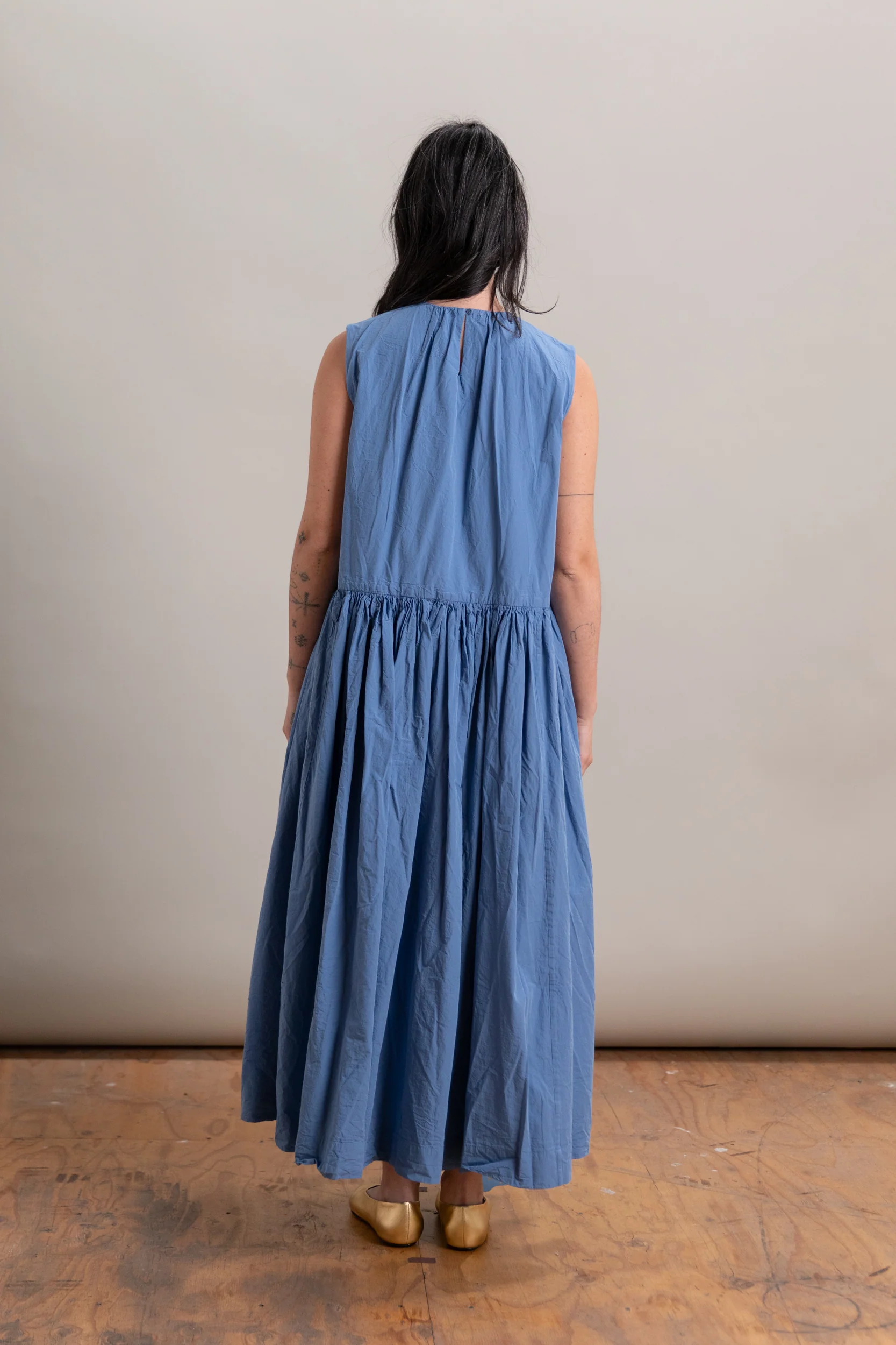 POMME RUCHE DRESS IN BLUE CHALK POPLIN - Image 6