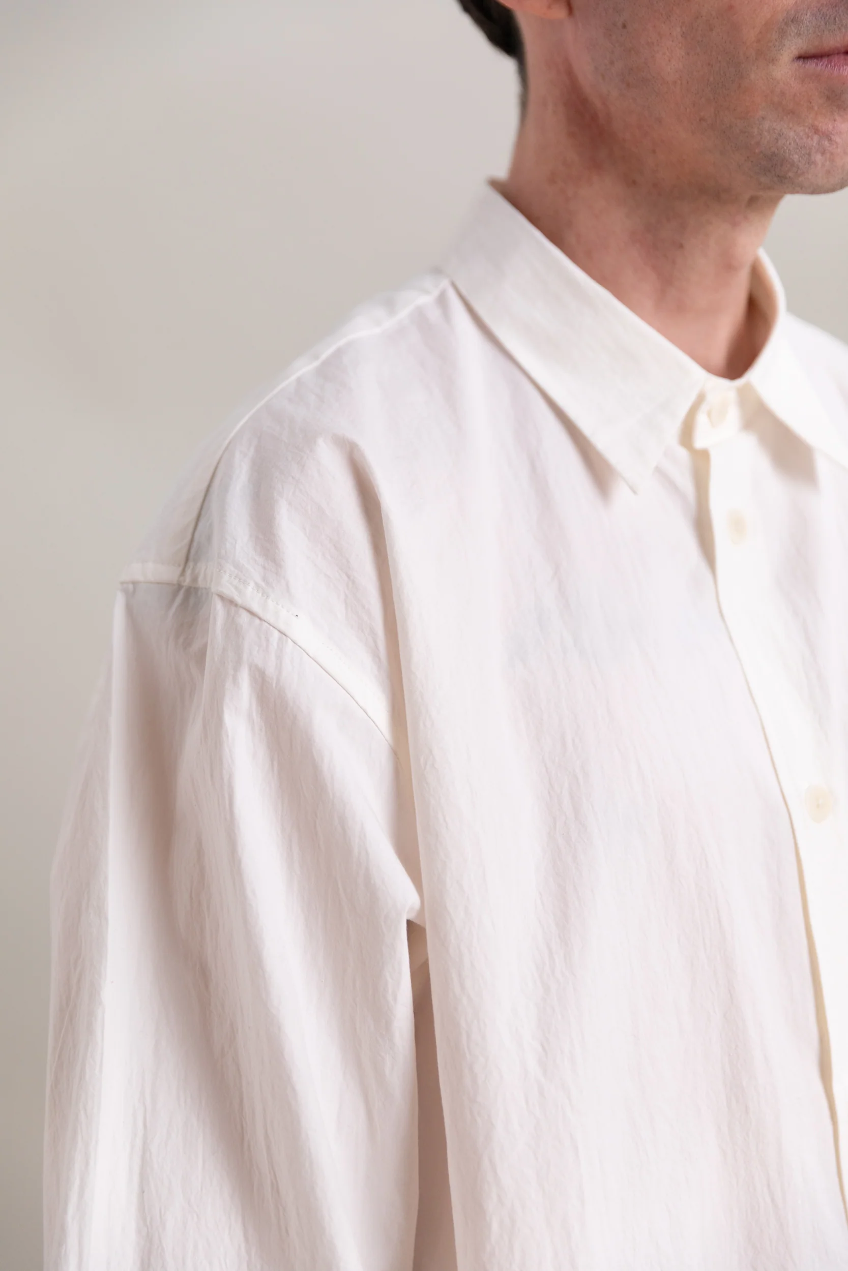 R0S8 WEATHER SHIRT IN WHITE 160 CRUNCH - Image 6