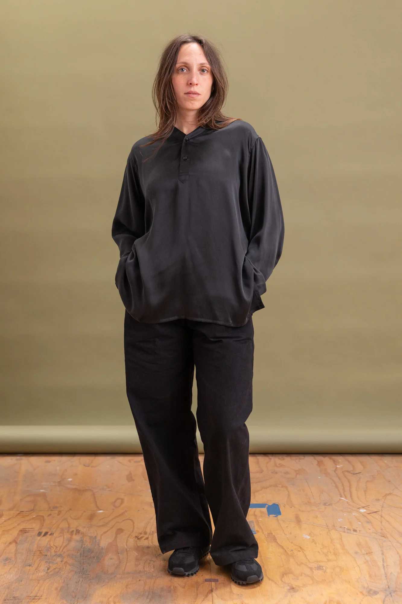 R18 S2 ARROW SHIRT IN BLACK SATURN - Image 3
