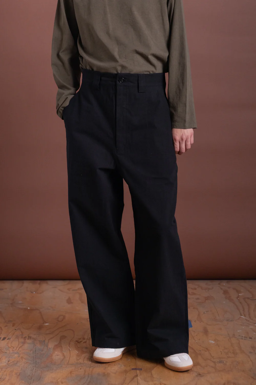 R19 P8 SAIL PANTS IN BLACK WASH - Image 3