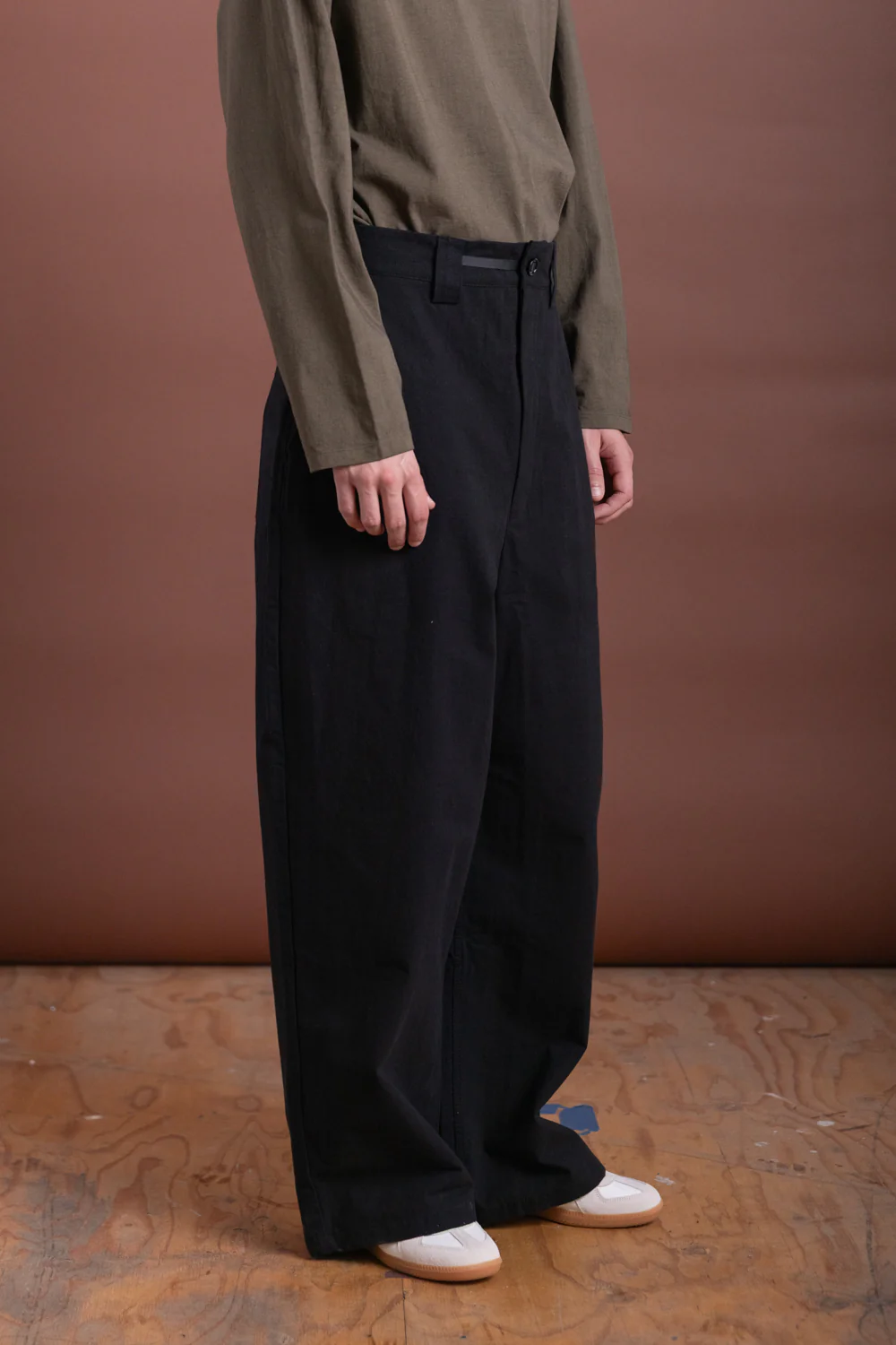 R19 P8 SAIL PANTS IN BLACK WASH - Image 4