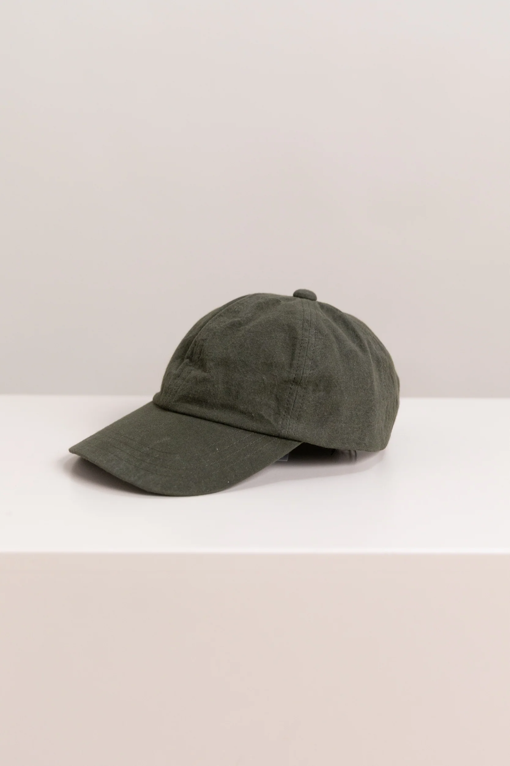 R20 C1 SHALLOW CAP IN WOODLAND WAX