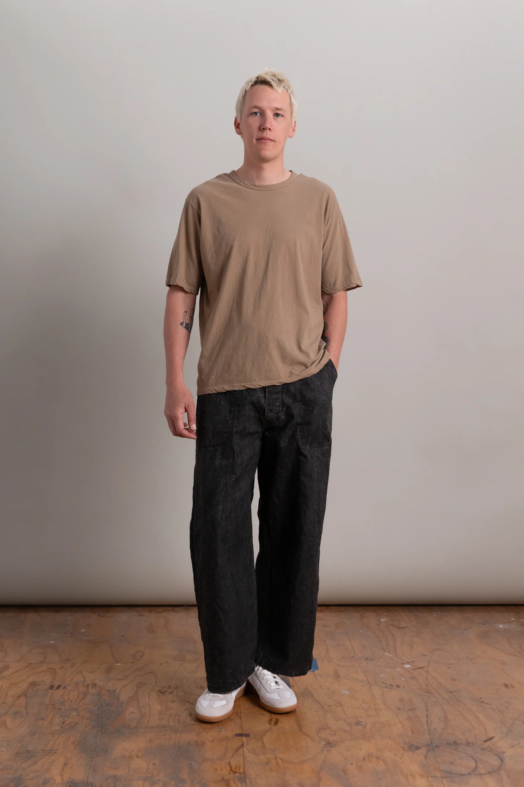 R20 T5 BINDER T-SHIRT IN DUST JERSEY - Image 4