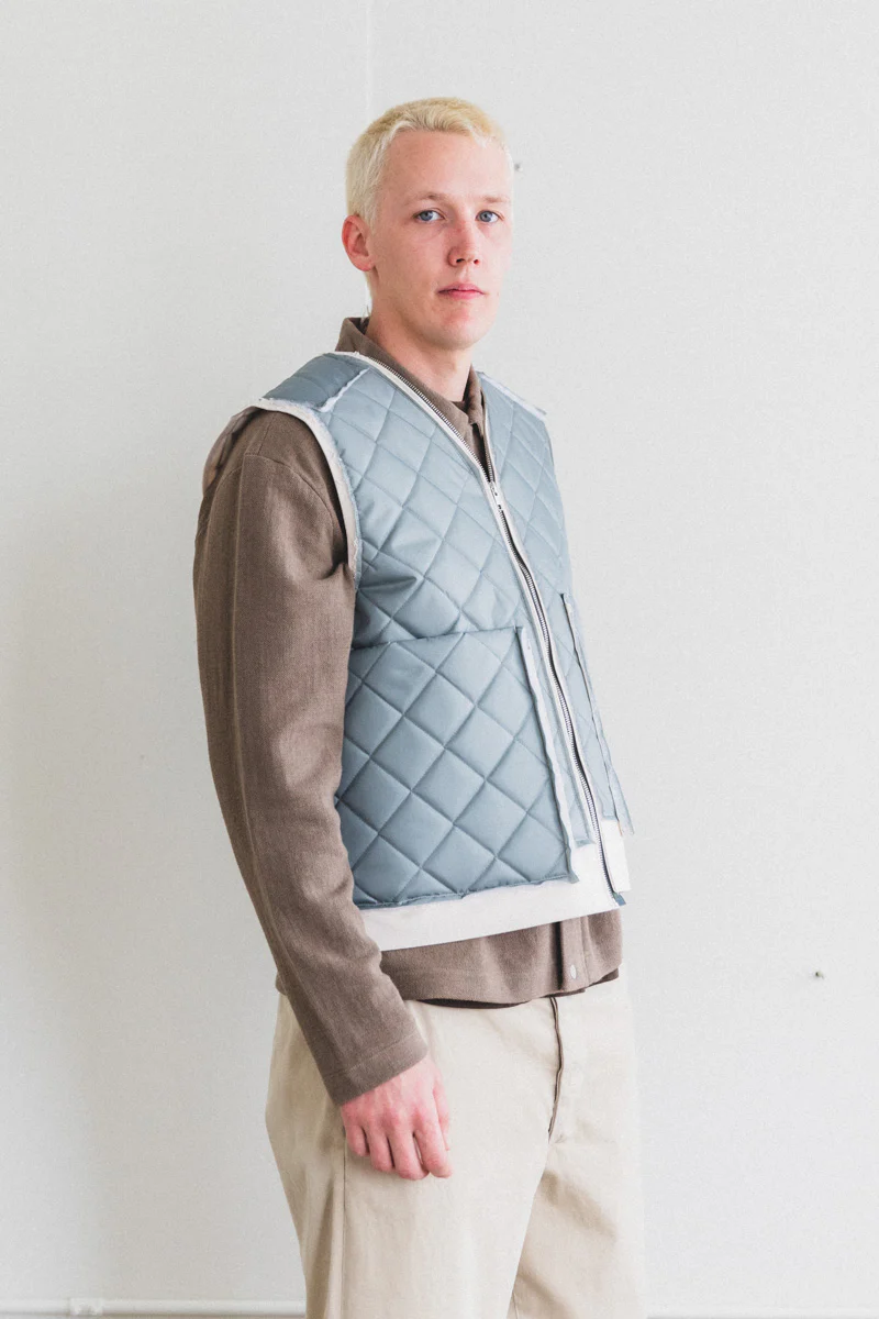 RESEARCH ZIP VEST IN SAGE - Image 12